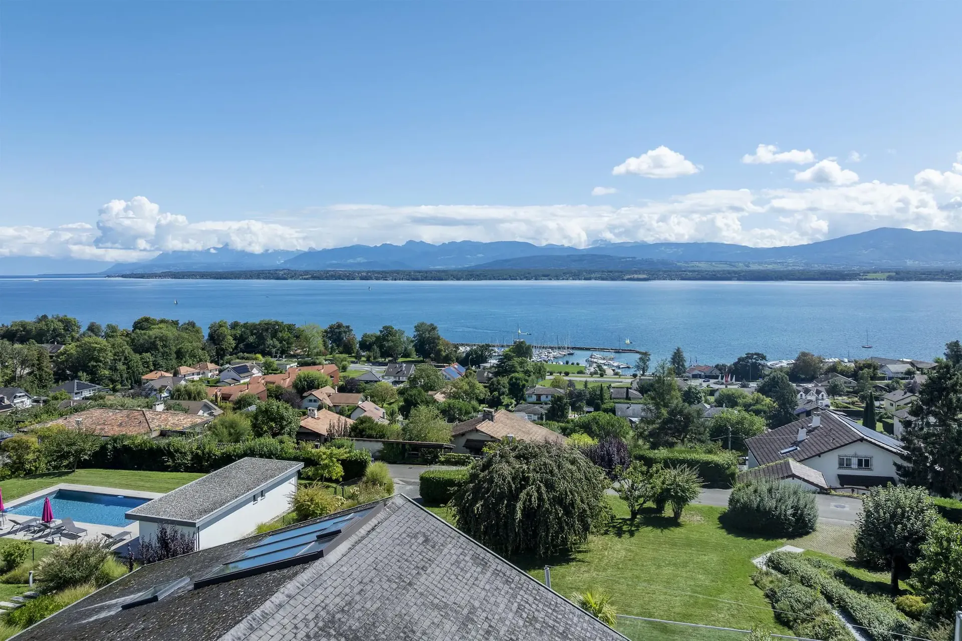 Einzigartiges Anwesen mit atemberaubendem Seeblick!