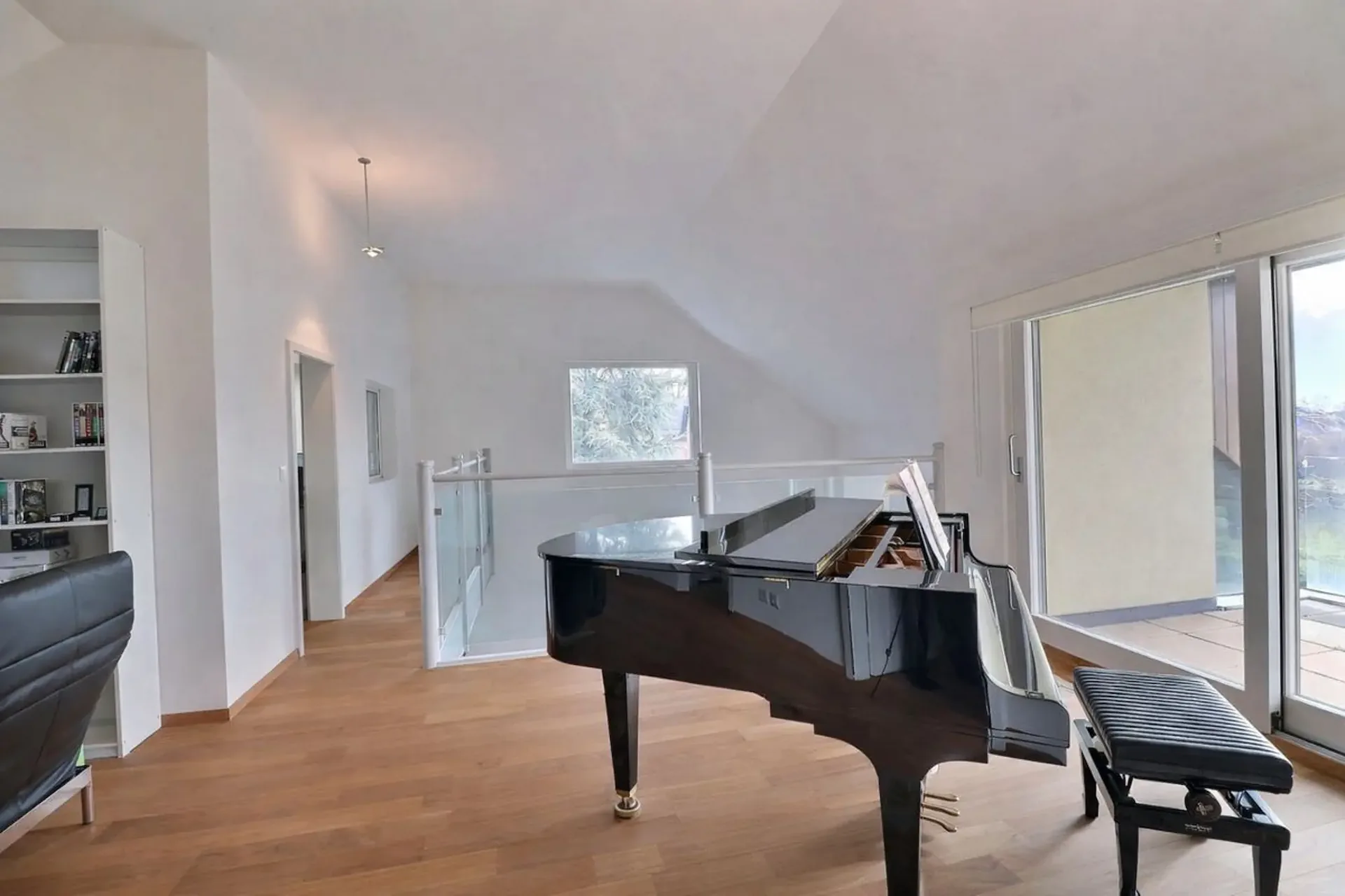 TRES BELLE VILLA INDIVIDUELLE DE 7,5 PIECES AVEC PISCINE DANS QUARTIER RESIDENTIEL TRES CALME