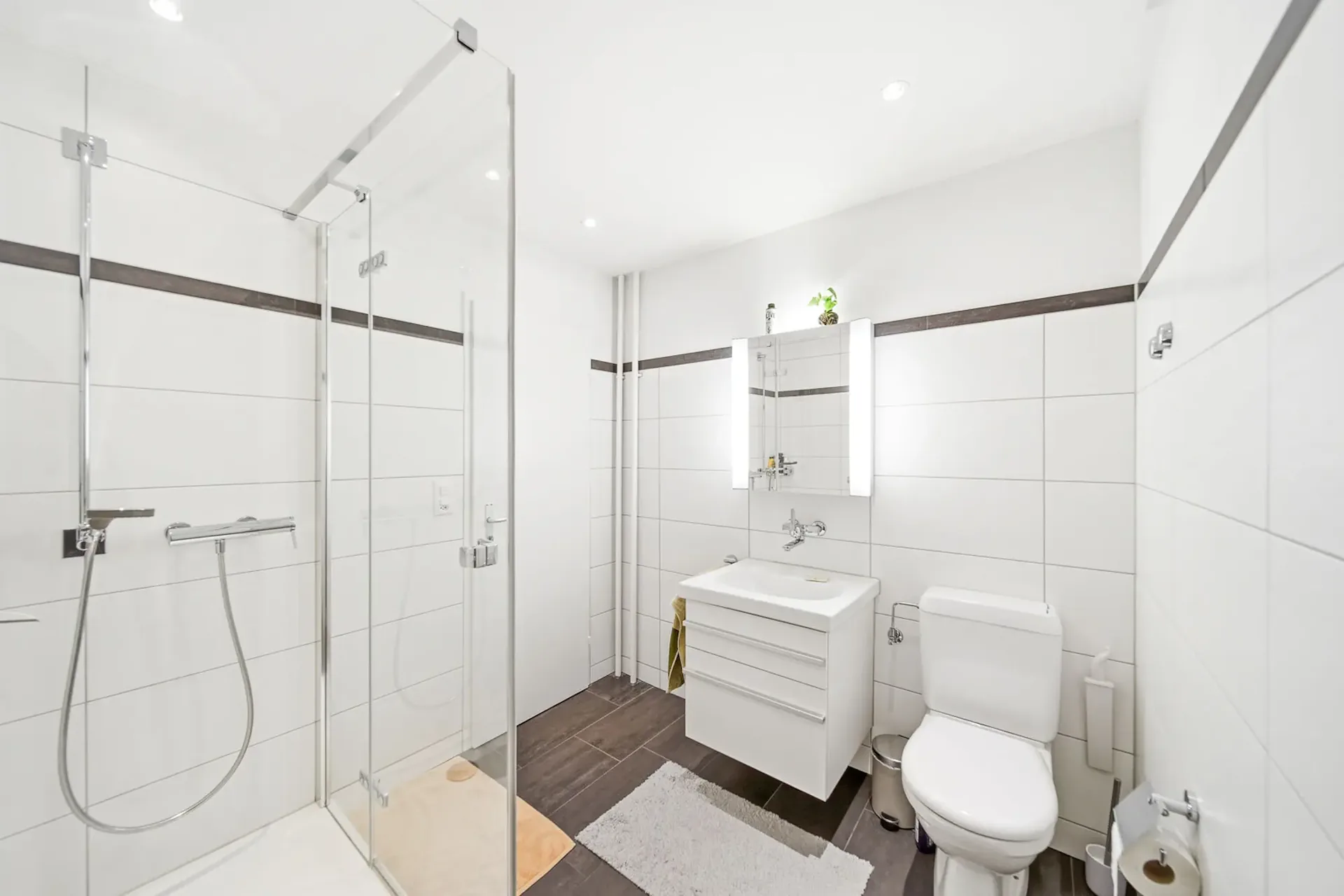 ÜBERRASCHEND VIEL PLATZ - 2.5 ZIMMER AUF 63 M²