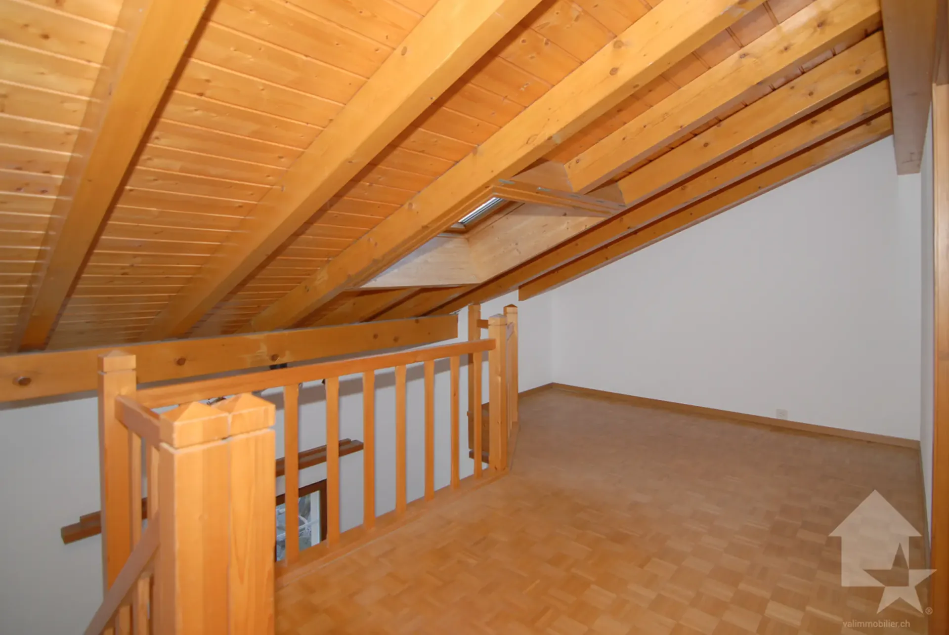 Geräumige Dachgeschosswohnung in Saillon