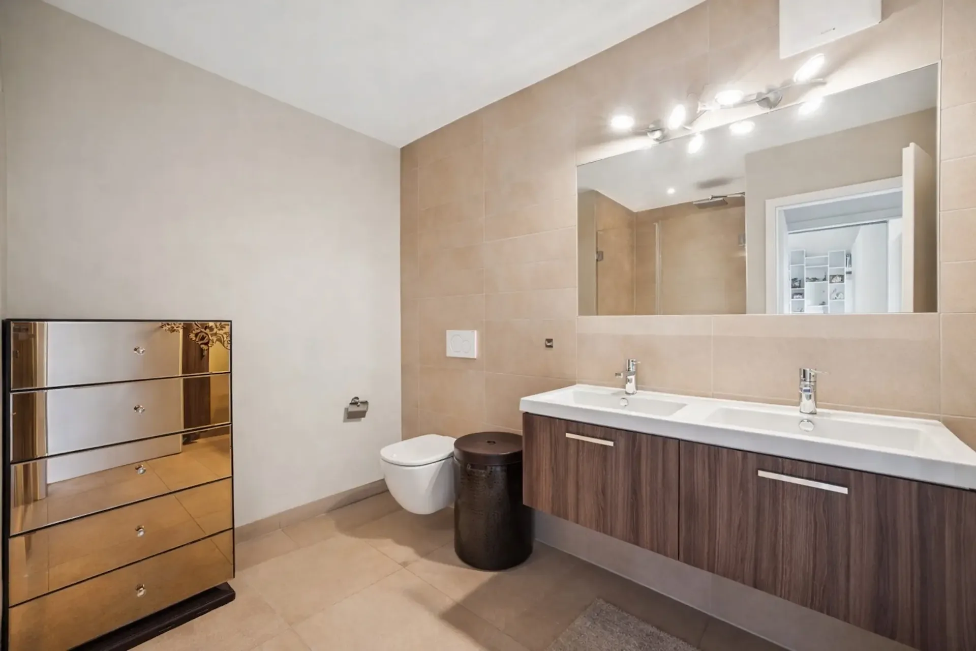 BAISSE DE PRIX Duplex 5 pièces au coeur de la Terre-Sainte (VD)