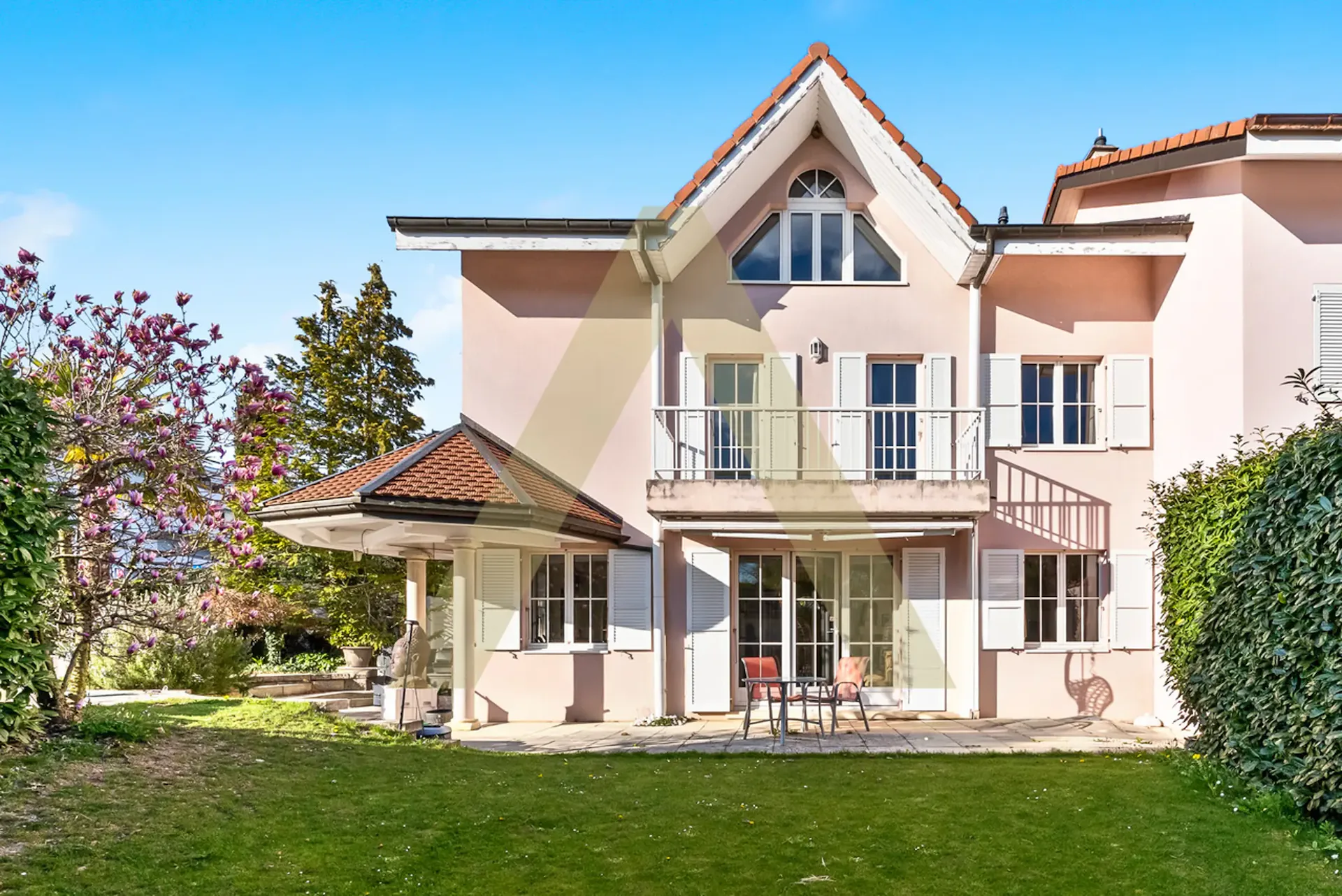 Une villa aux volumes exceptionnels, à deux pas de la plage