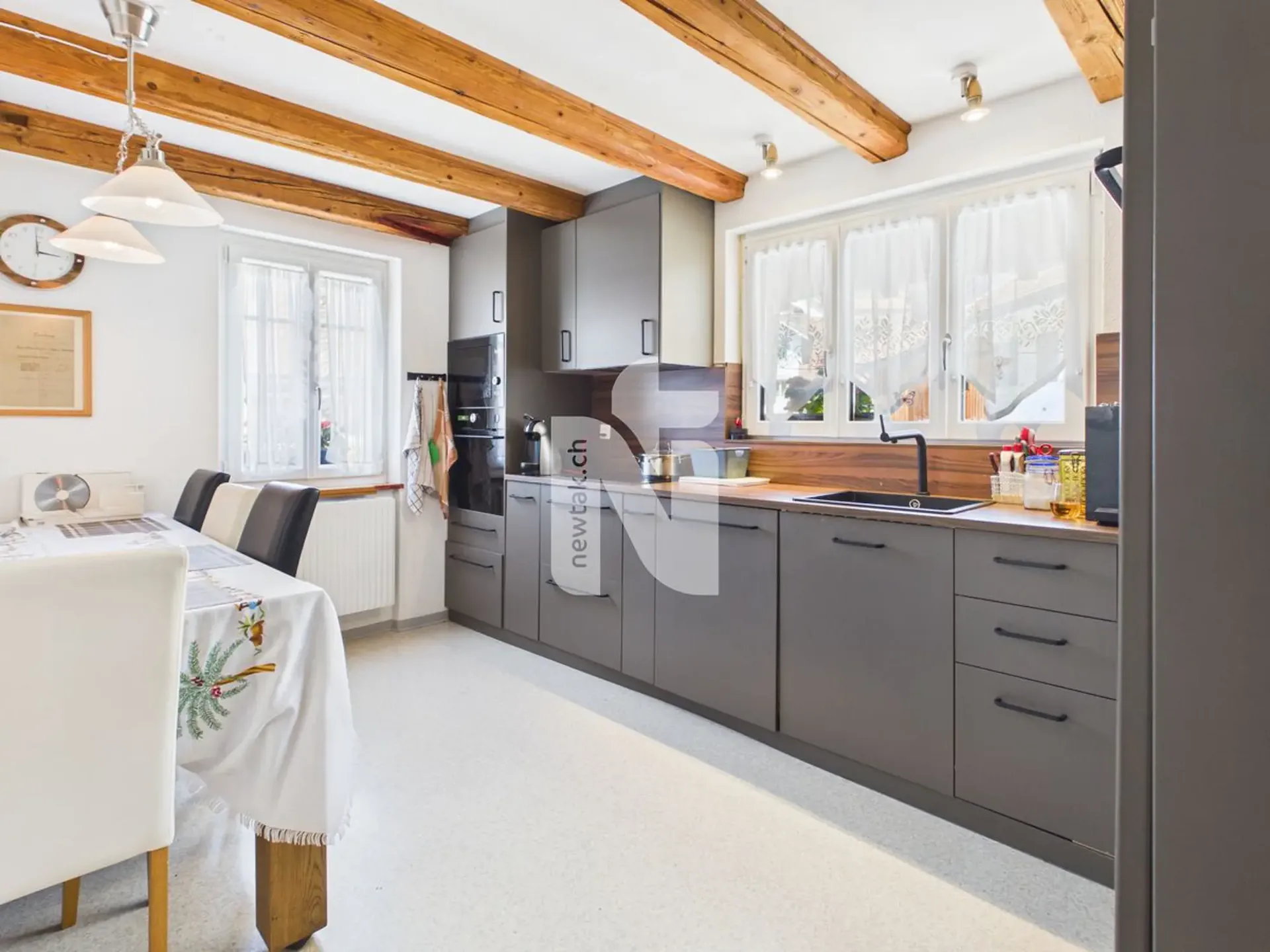Idyllic Village, Central, Lots of Potential and with 2.5 Room Apartment (Multi-Generational House)