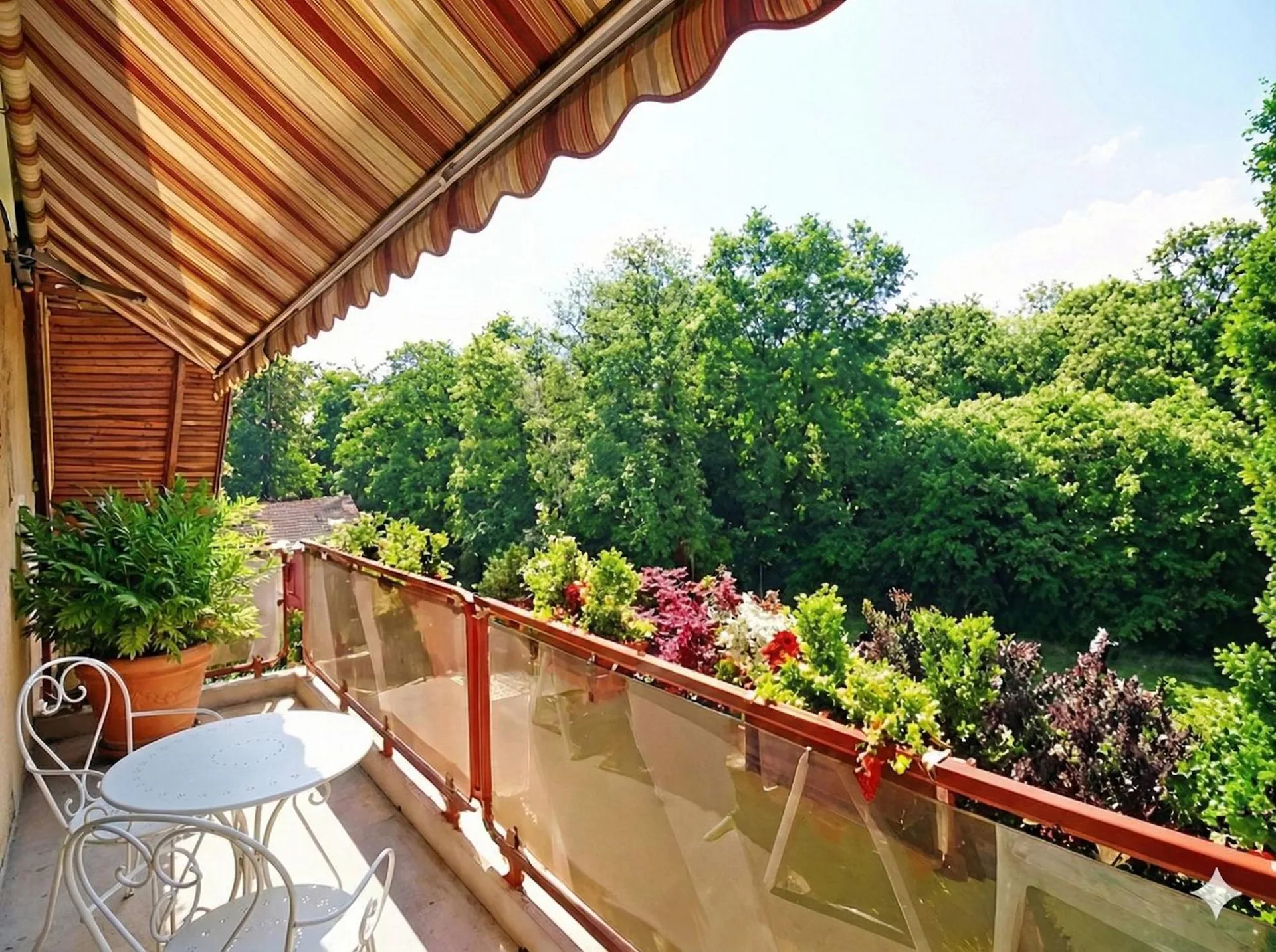 Prestigious Duplex 5.5 rooms "Feet in the water" with Climbing Room