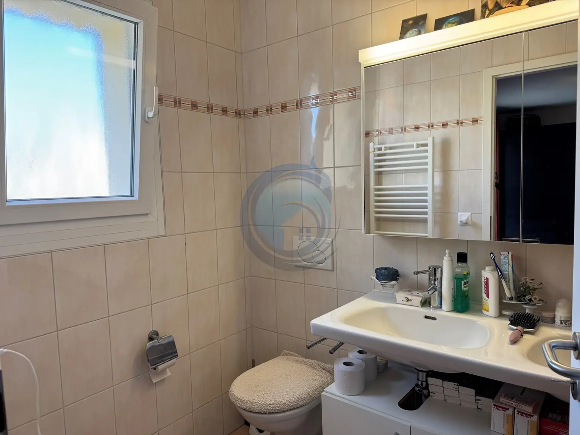 Schönes 3-Zimmer-Eckapartment mit Balkon in der Nähe des Sees