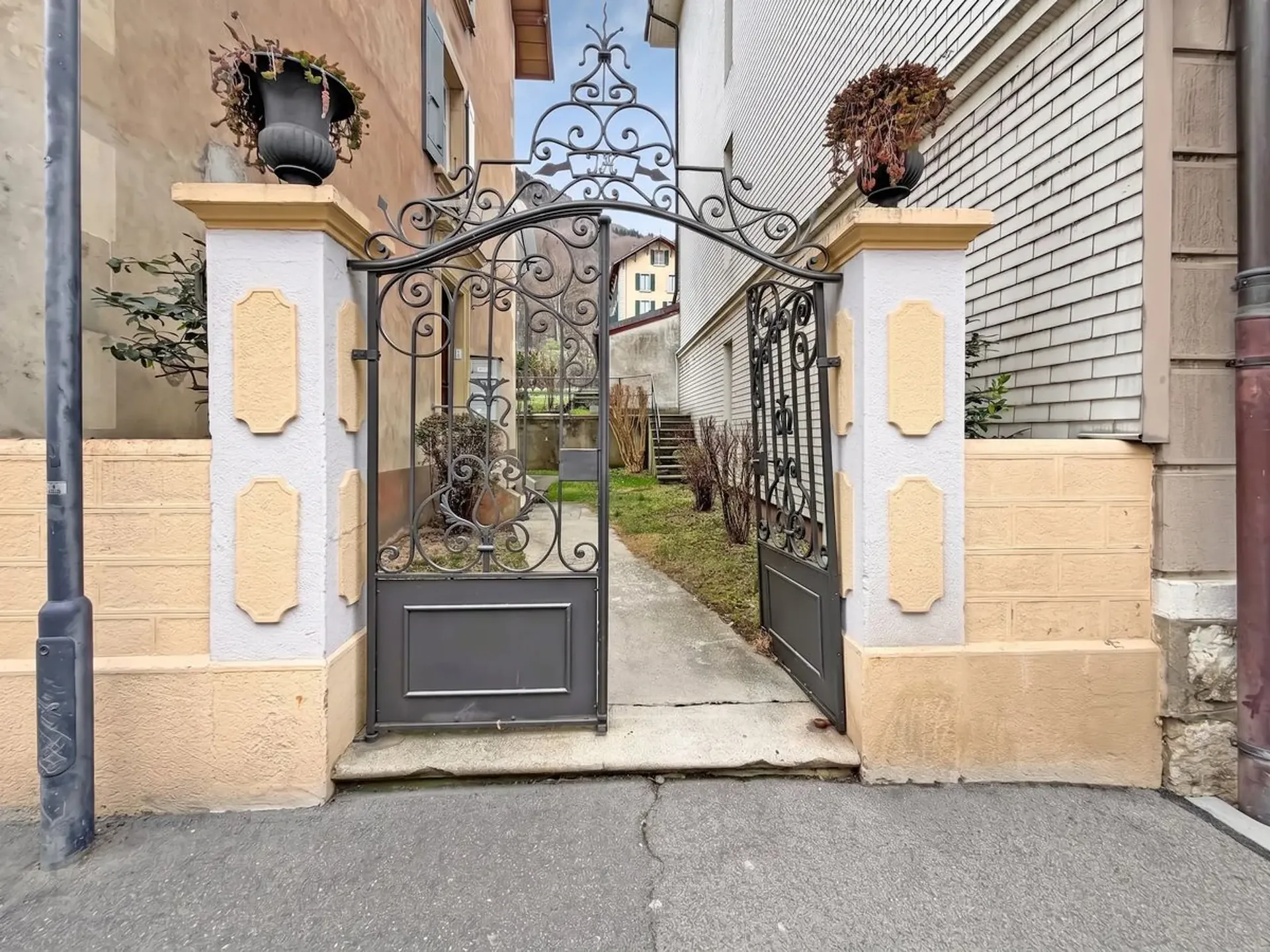 Vallorbe, immeuble de rendement avec 3 habitations
