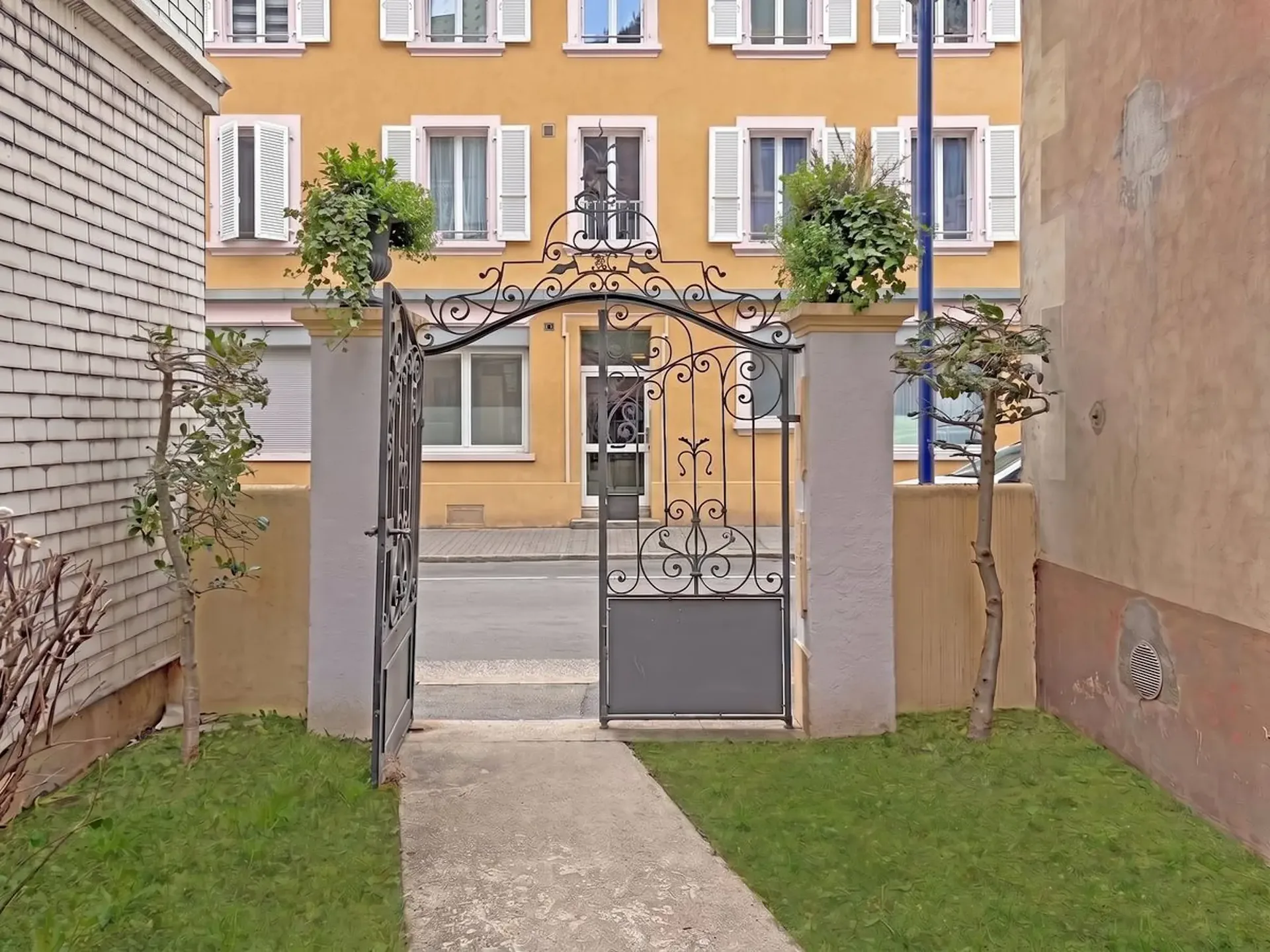 Vallorbe, immeuble de rendement avec 3 habitations