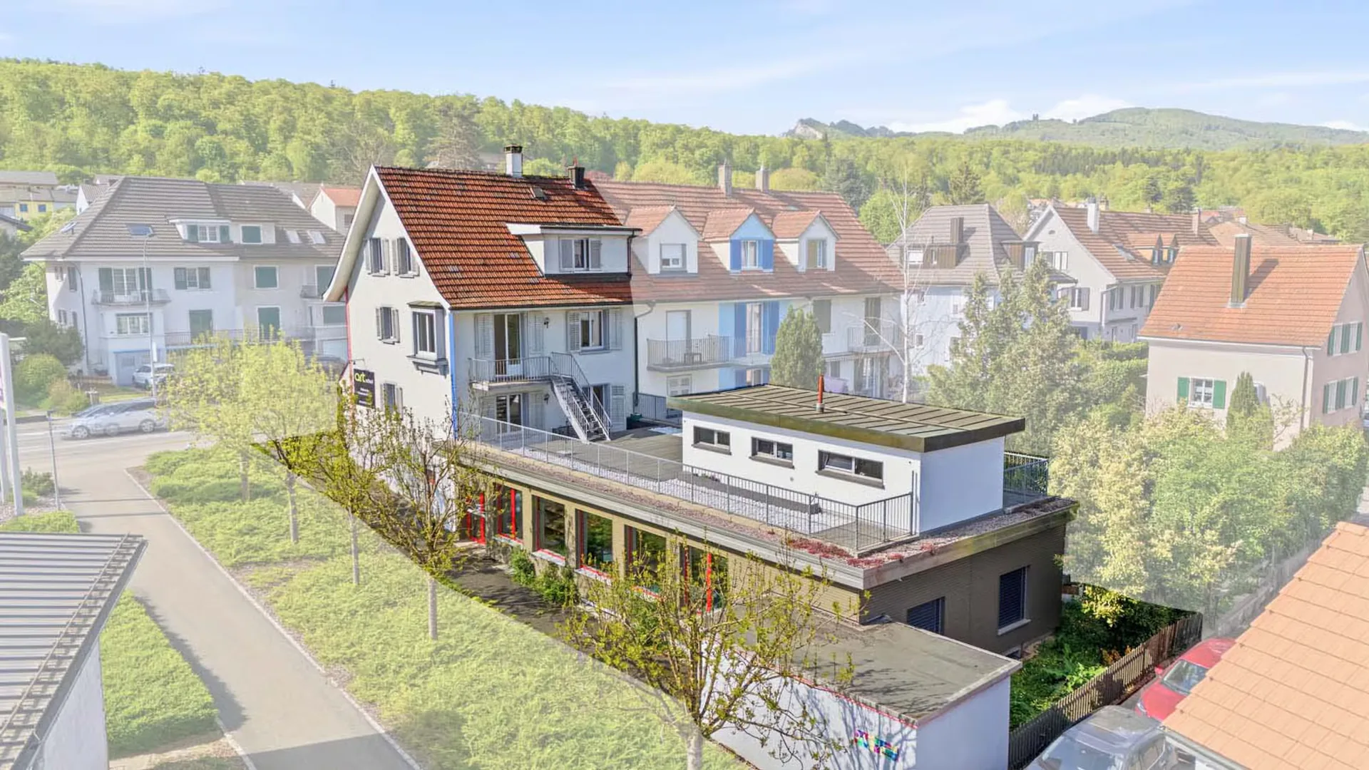 MERVEILLE D'UTILISATION À OLTEN - MAISON D'HABITATION ET COMMERCIALE
