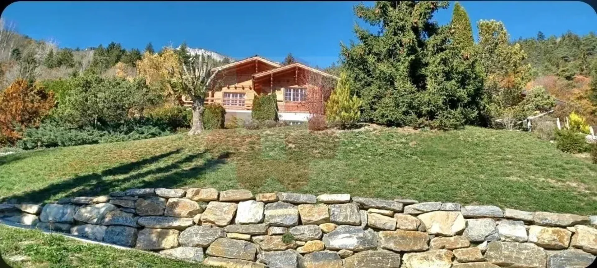 Meraviglioso chalet in tronchi con vista panoramica sul Vallese