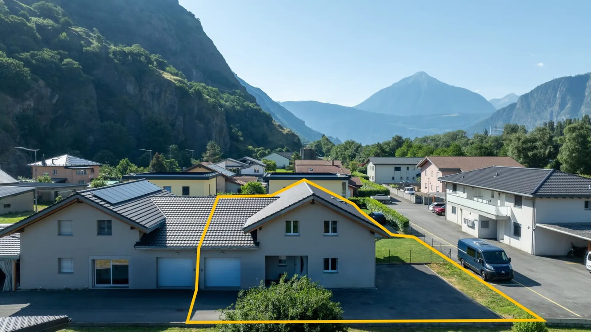 GERÄUMIGE REIHENHAUSVILLA - GARTEN, TERRASSE - GARAGE - EXKLUSIV