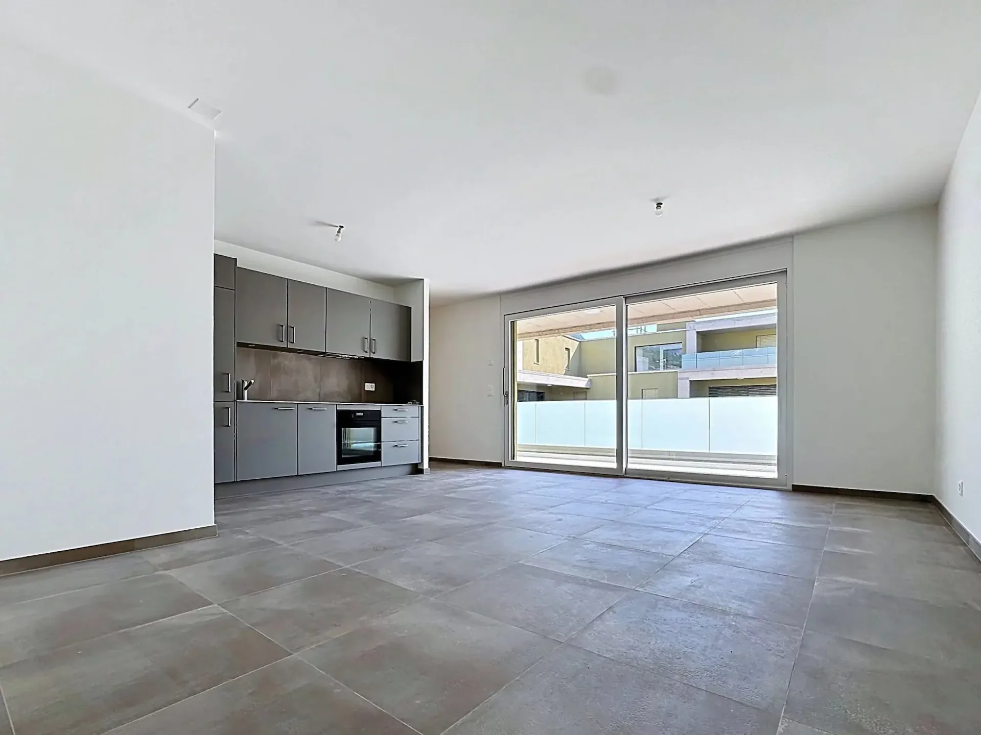 Zu vermieten in Uvrier 2.5-Zimmer-Wohnung mit Terrasse