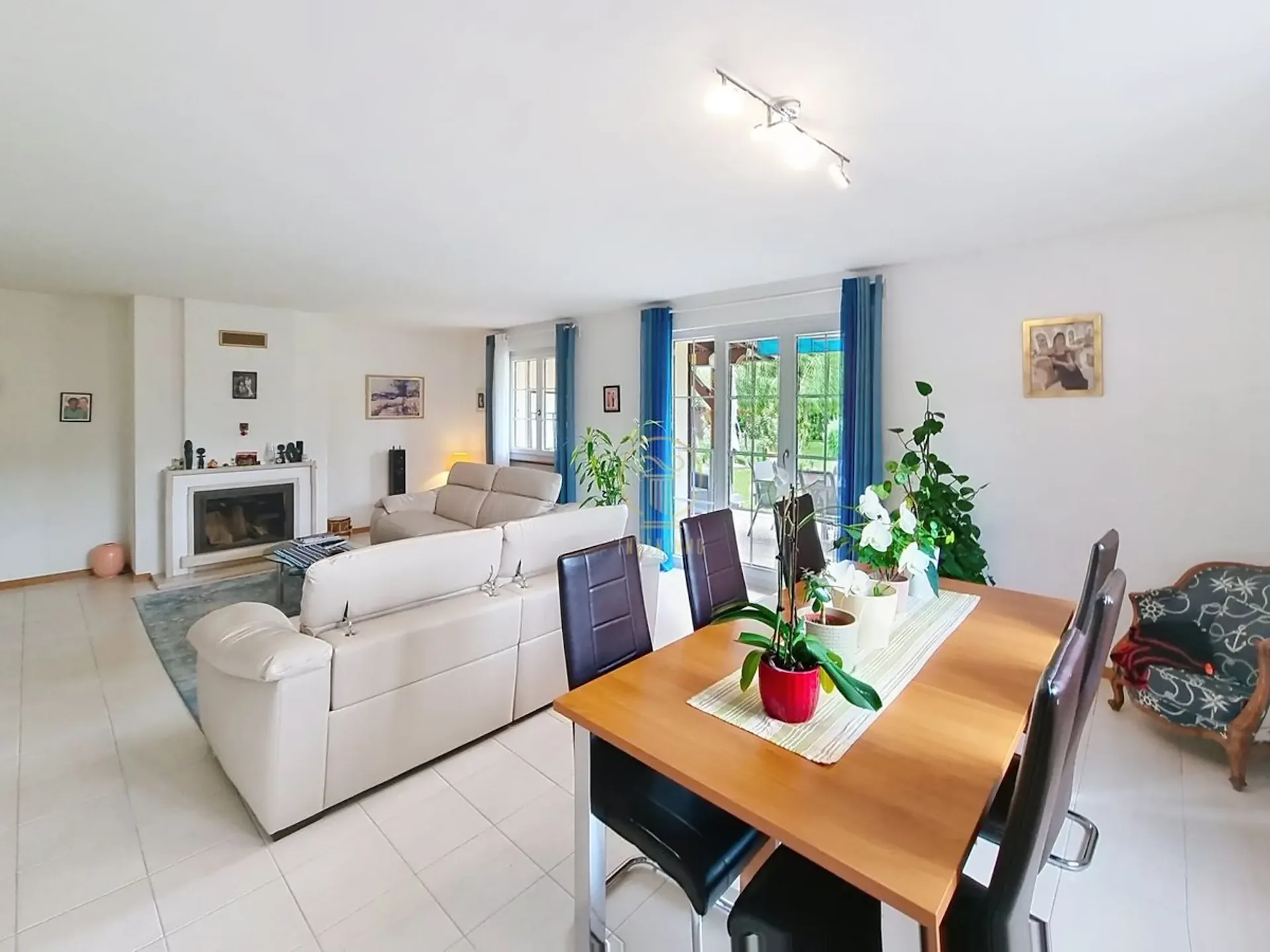 RENENS - Villa a schiera di 5.5 locali con grande giardino. Non iscritta in una PPE.