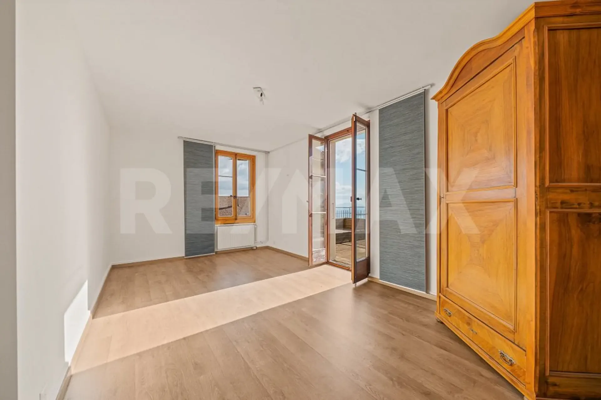 Casa di carattere tra vigneti e lago, vicino a Nyon