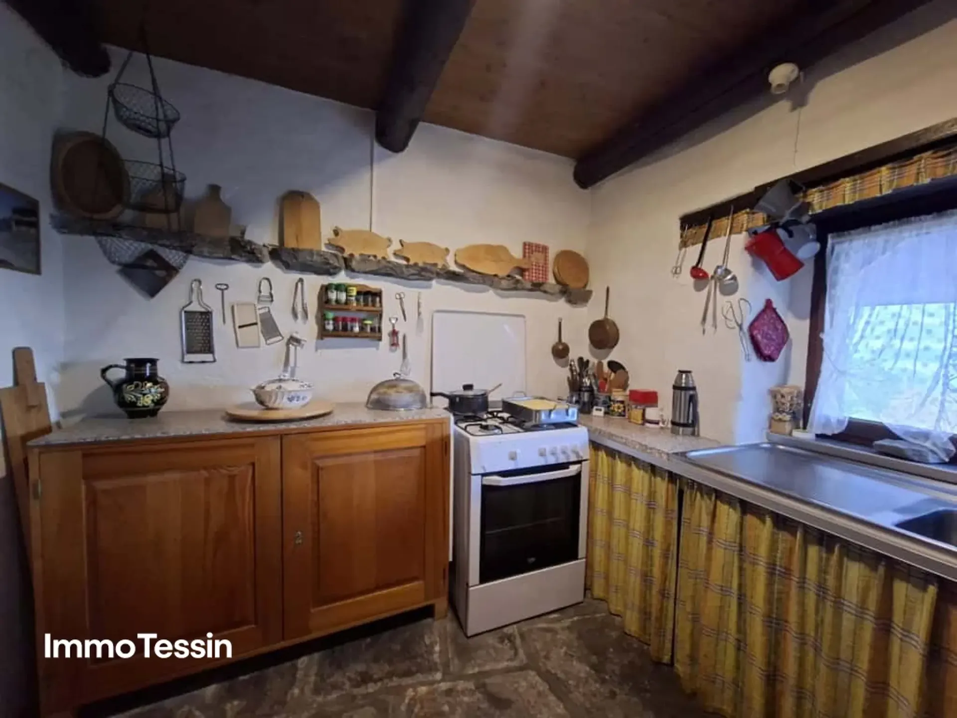 Characterful rustico in a spectacular location with authentic Tessin alpine charm in the upper Maggiatal