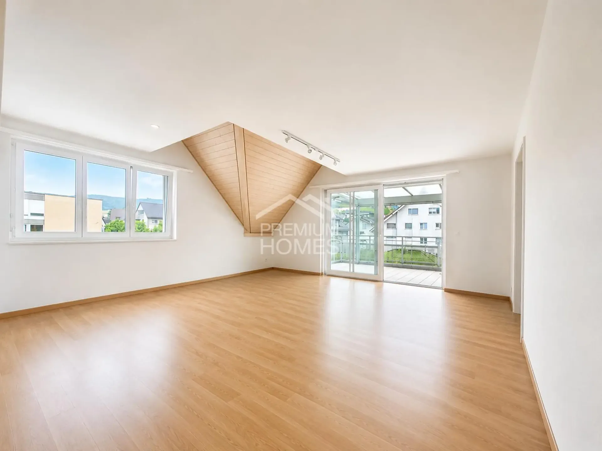 Exclusive apartment with spacious room concept