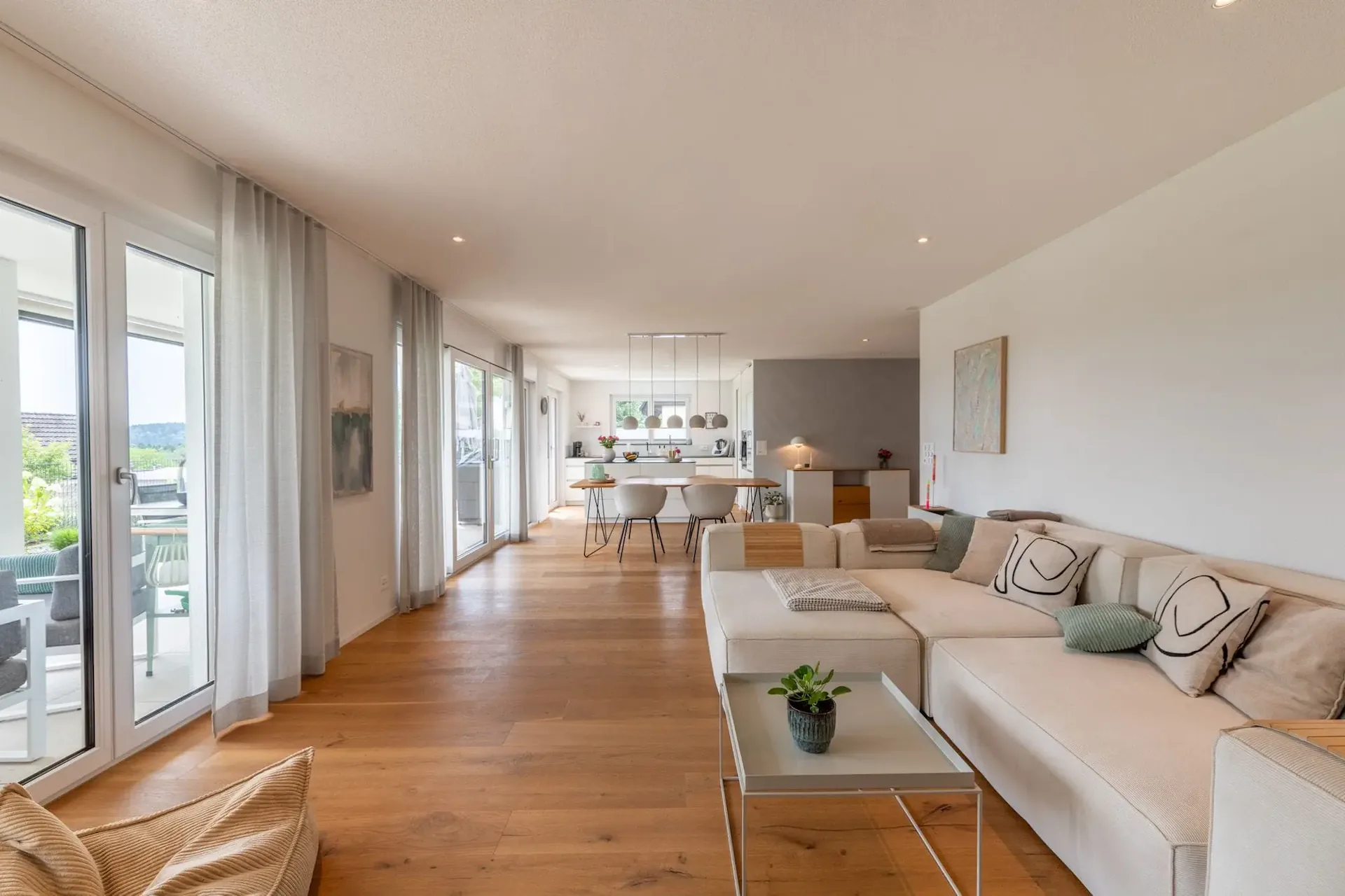 Appartement de jardin moderne et lumineux avec terrasse et paradis vert privé