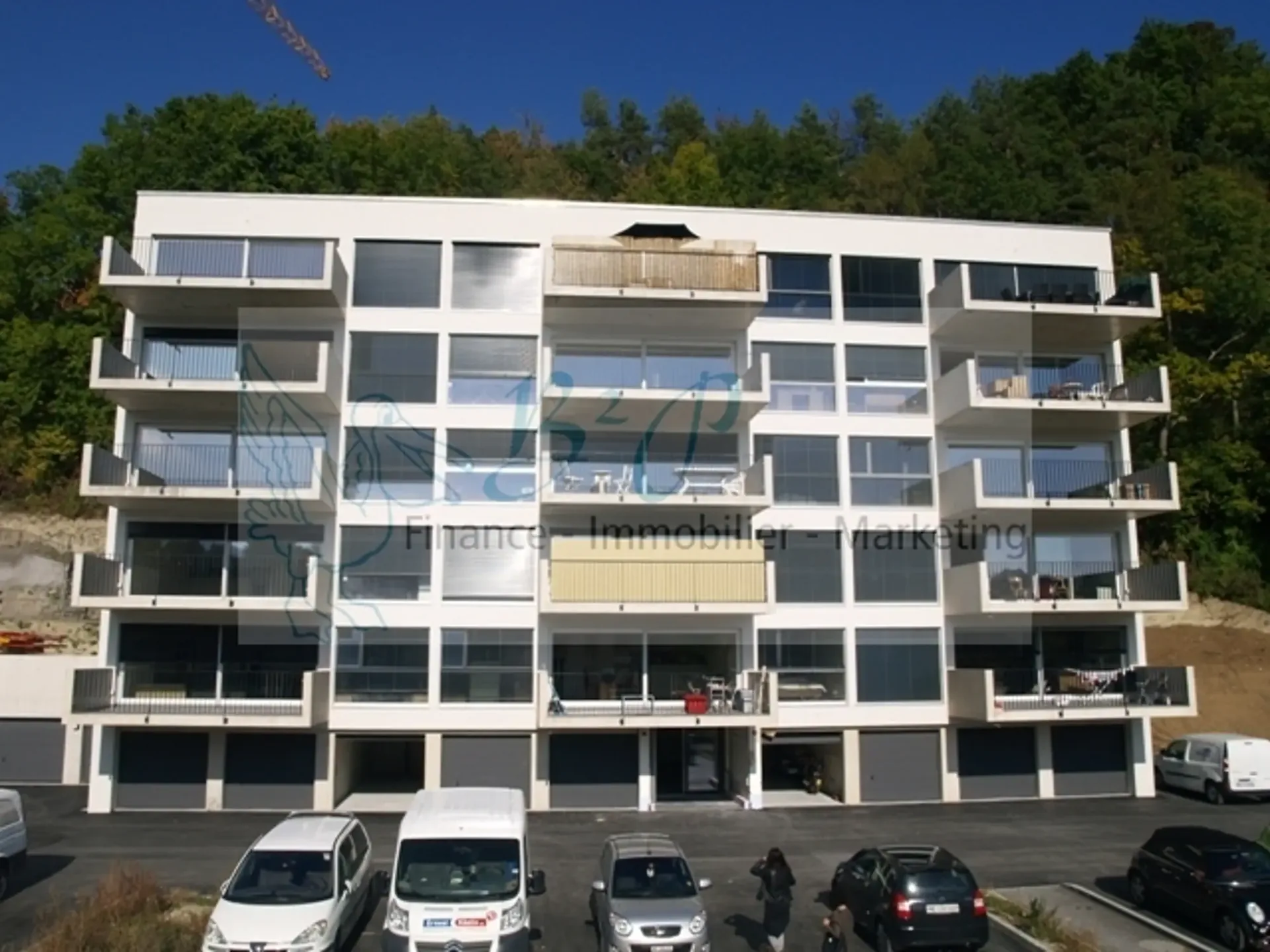 Appartement de 4.5 pièces au 5ème étage avec vue dégagée.