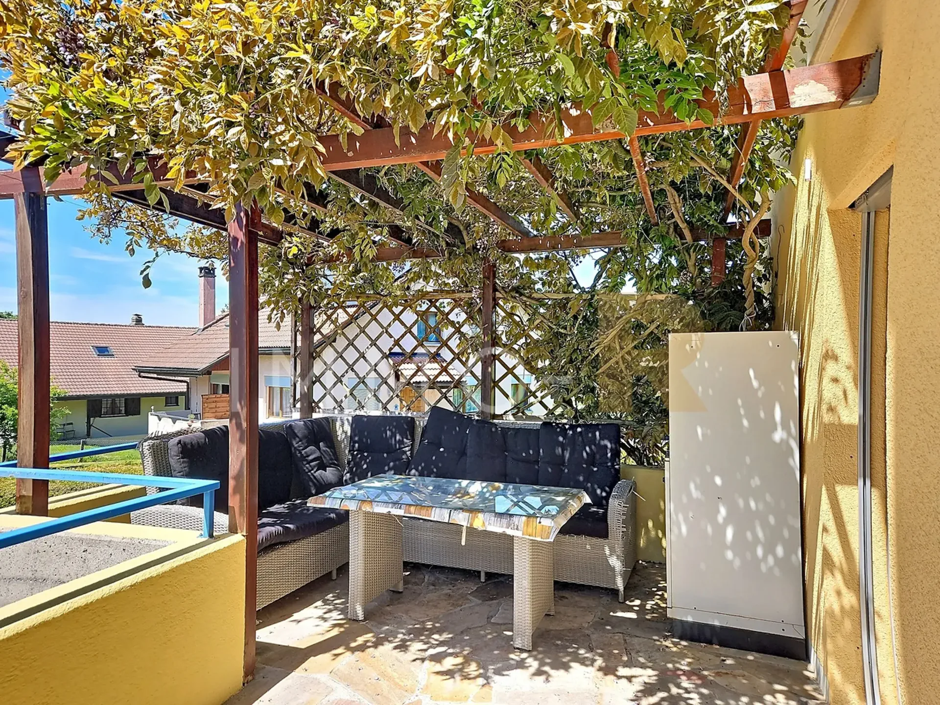 Casa a schiera con giardino