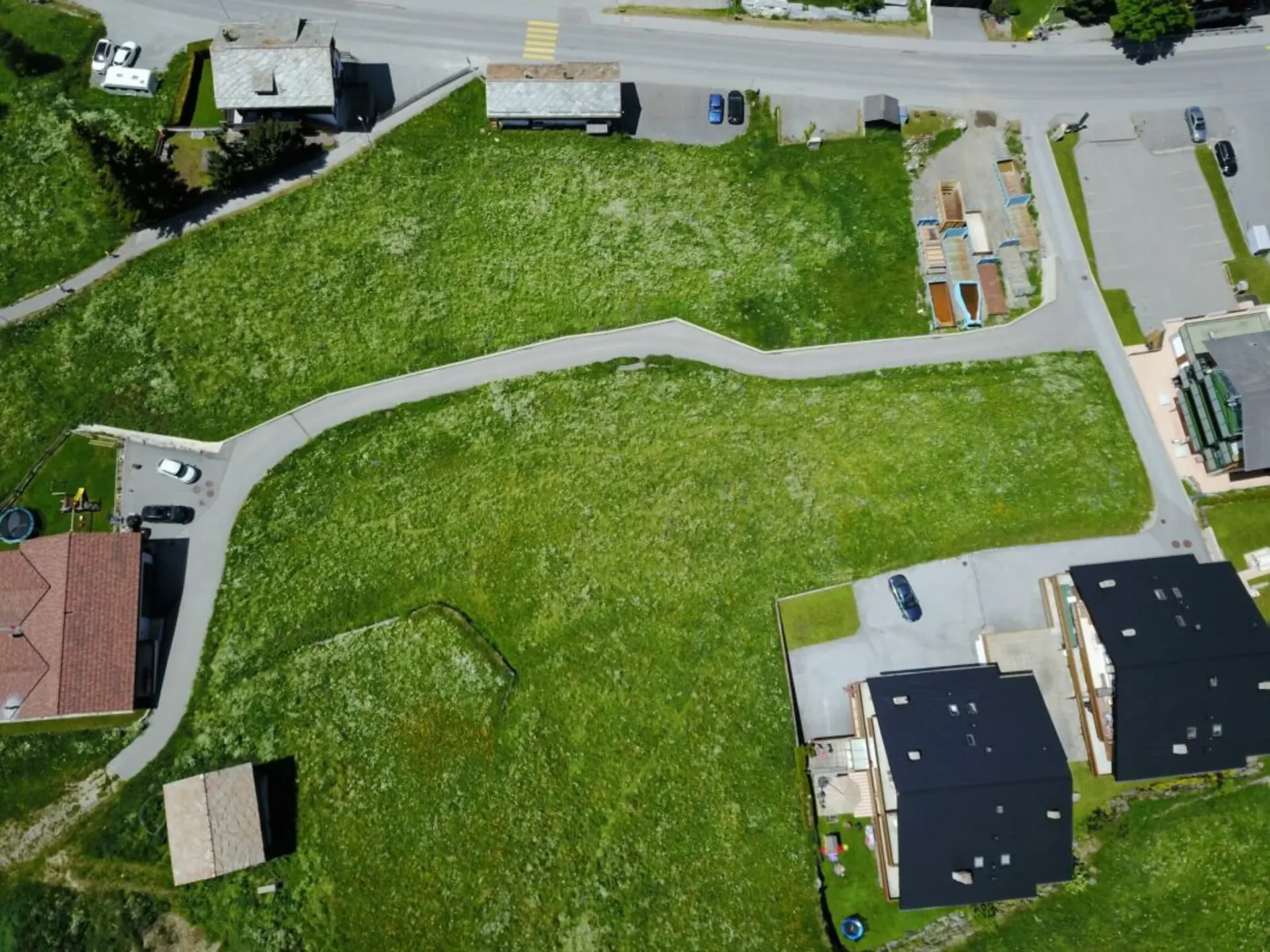 Vollerschlossenes Bauland in sonniger Lage mit atemberaubender Fernsicht