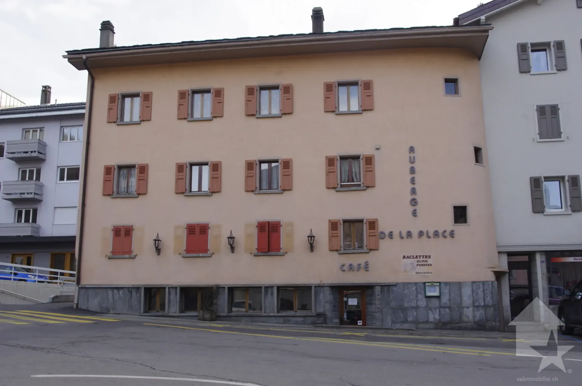 Orsières, Café-Restaurant im Zentrum!