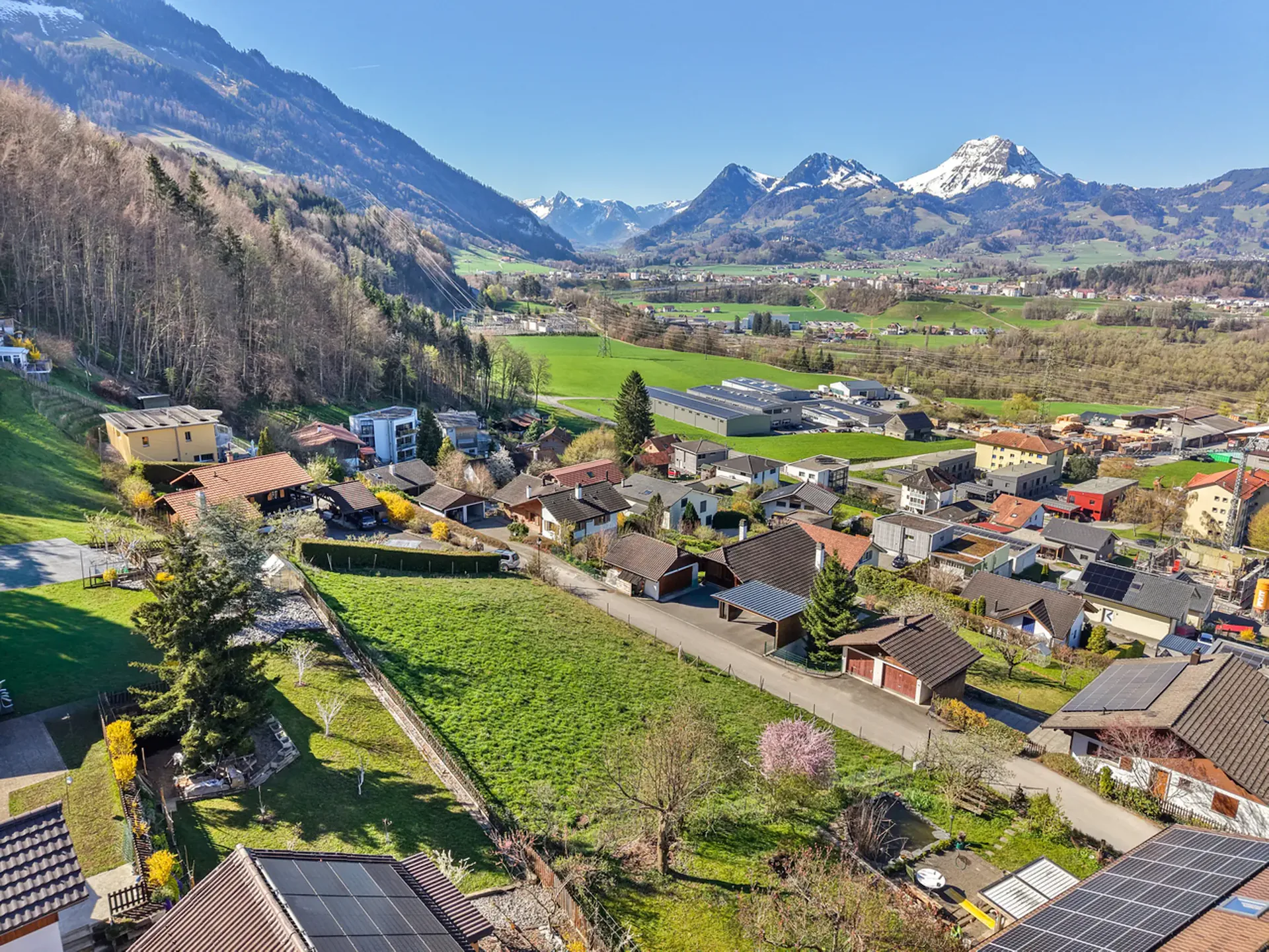SPLENDIDO APPARTAMENTO NUOVO CON VISTA LAGO E MONTAGNA A BOTTERENS