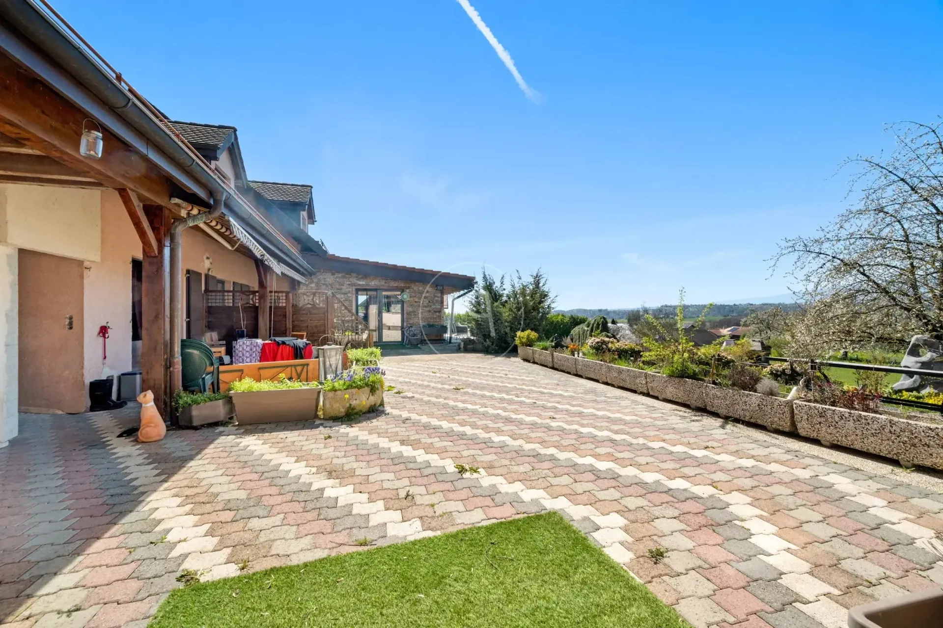 Daillens - Domaine exceptionnel avec piscine intérieure, maison d'hôtes et parc de plus de 6 000 m²