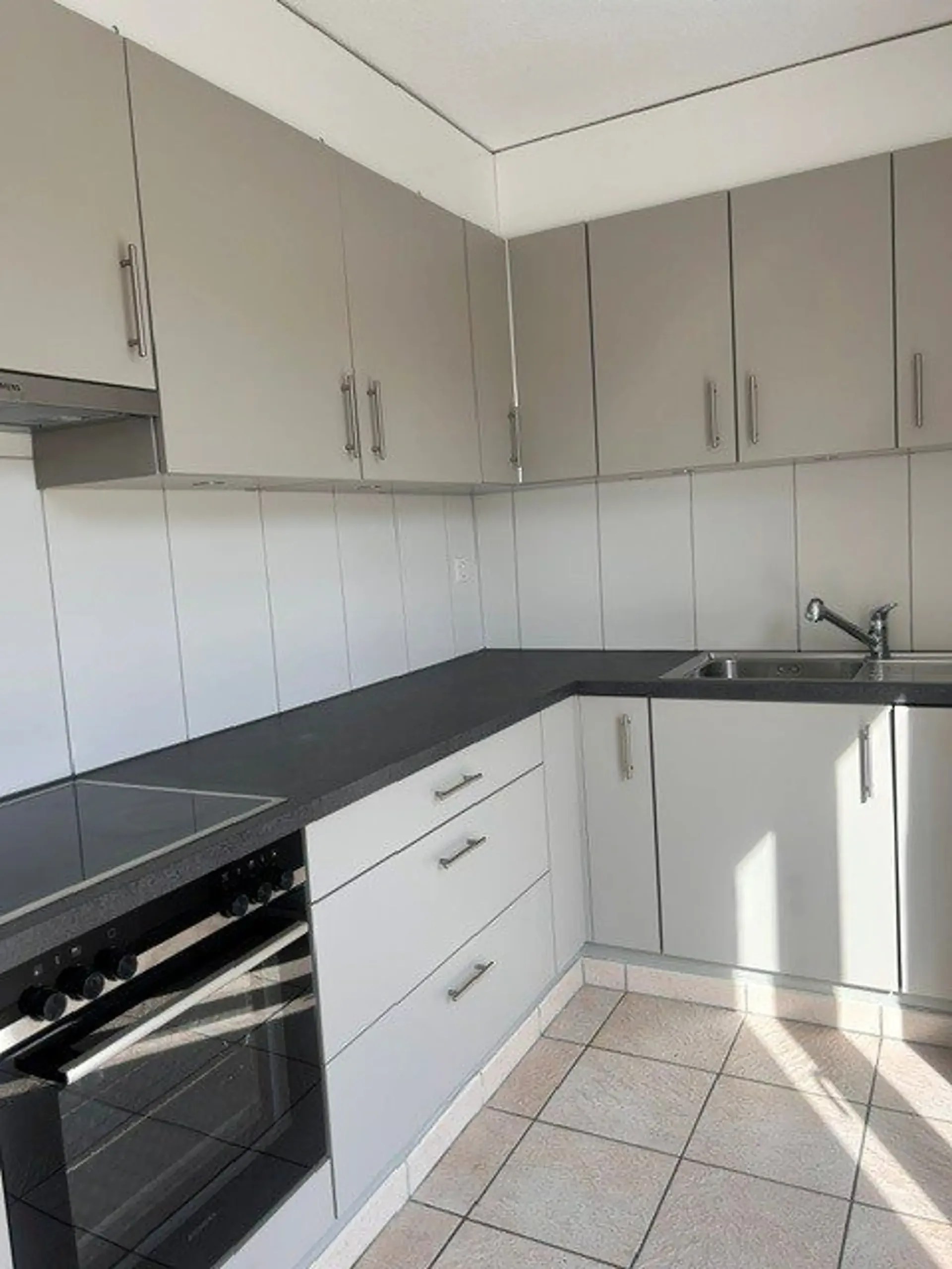 Geräumige 4-Zimmer-Wohnung mit großer Terrasse in Puidoux