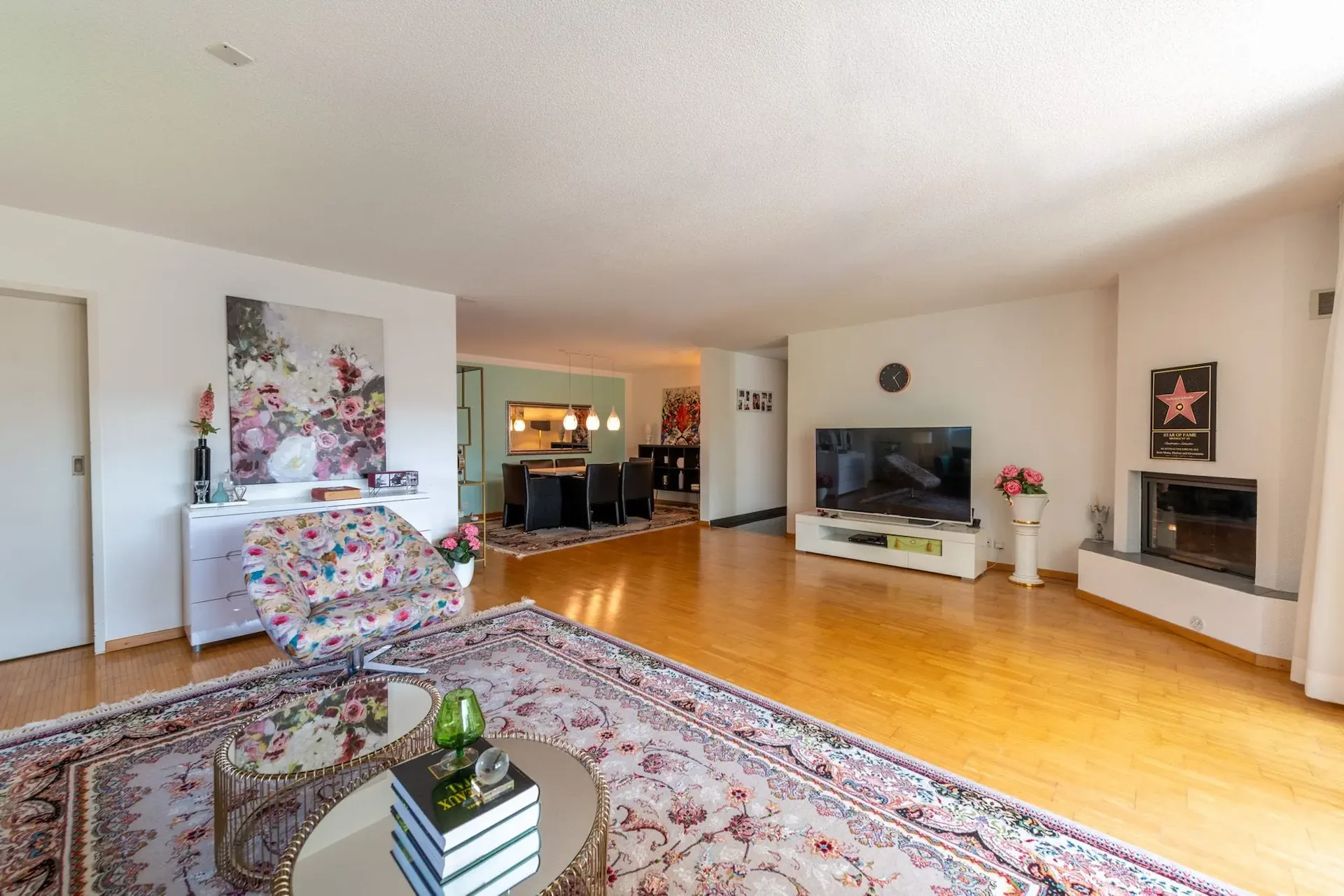 A Home to Feel Good - Bright, Modern 4.5-Room Condominium
