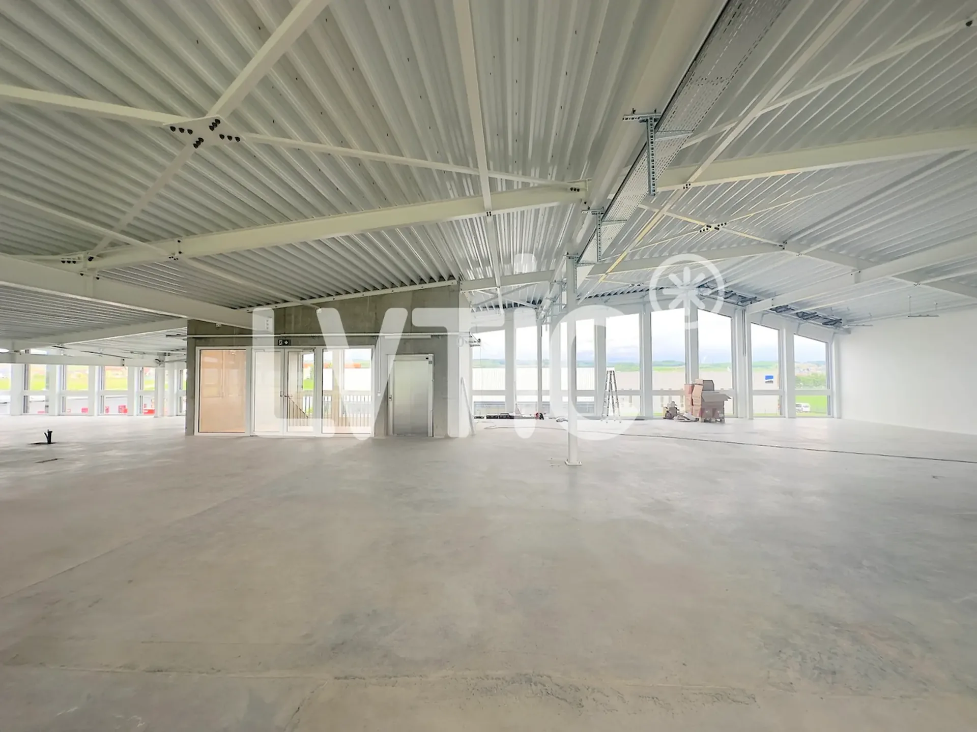 Bureaux de 800 m2 divisibles dès 300 m2 à louer à Chavornay