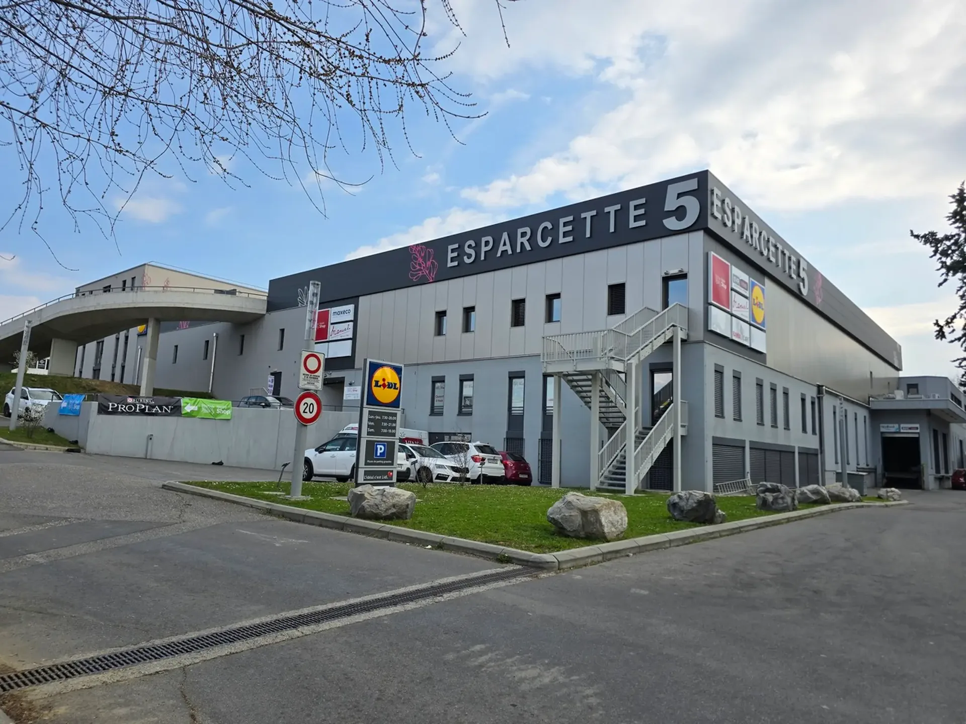 Helles Atelier von etwa 82m² sehr gut gelegen in Crissier