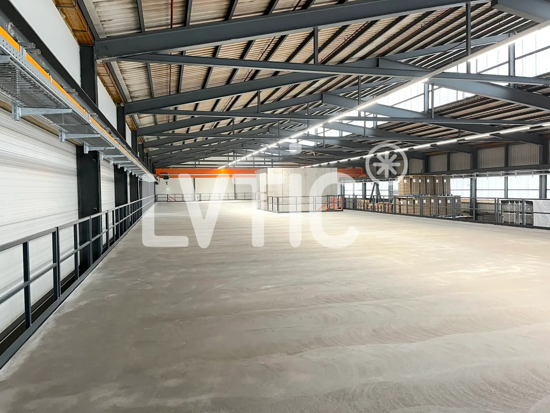 Lagerhallen von 1'000 m2 zu vermieten in Orbe