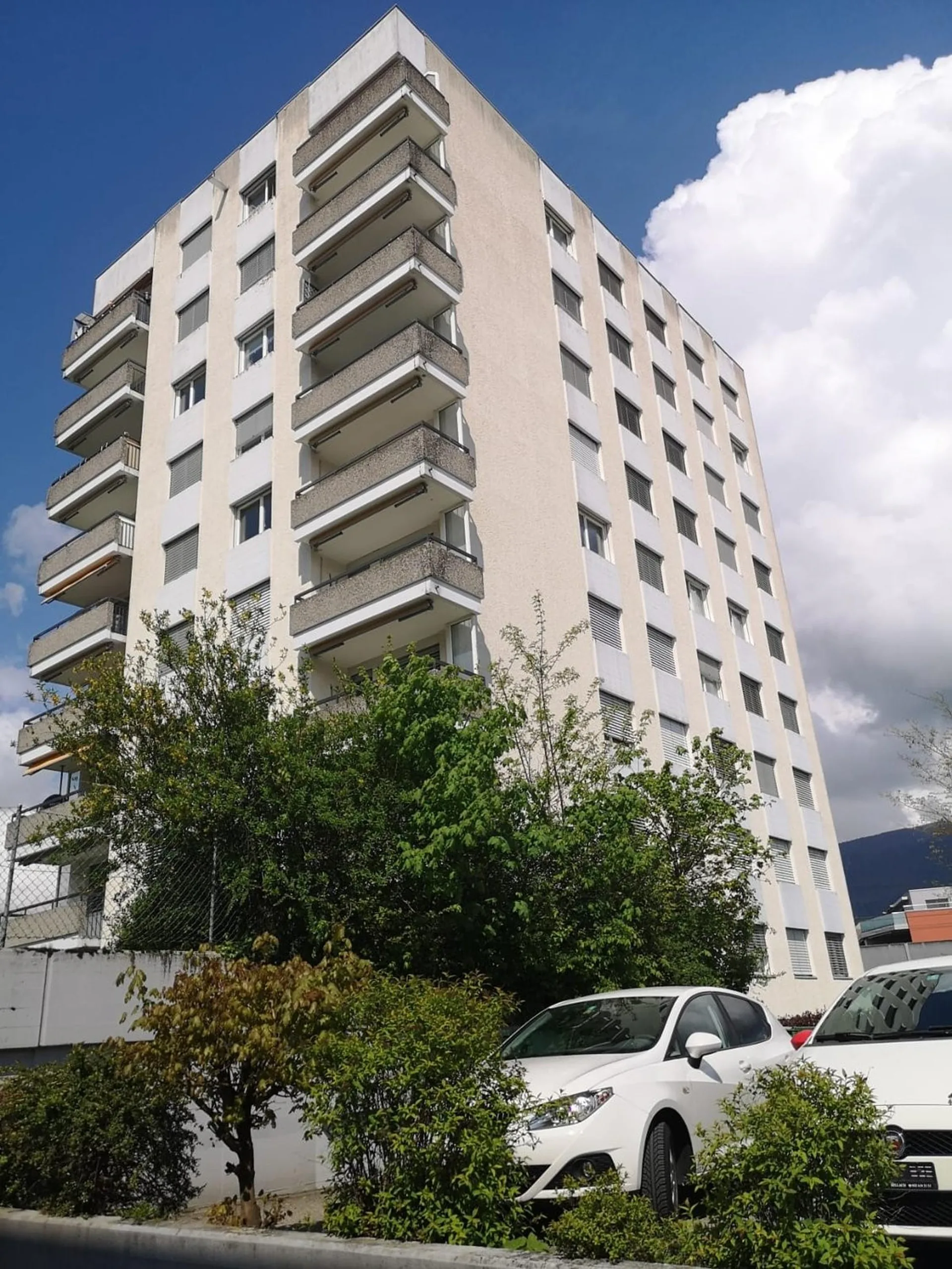 Schöne 3.5 Zimmerwohnung mit Balkon und grüne Umgebung