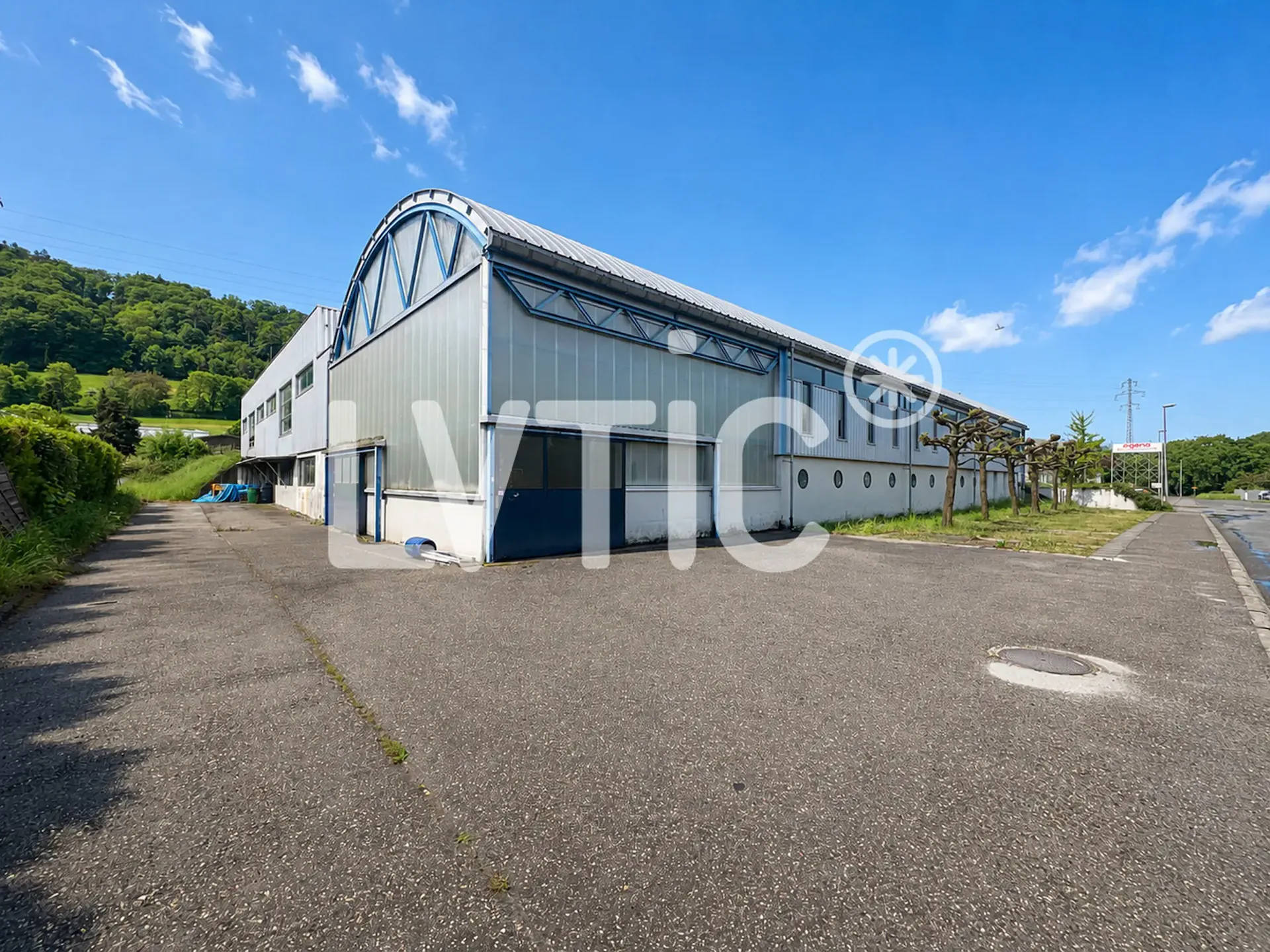 Ateliers, Lager, Büro von 622 m2 zur Miete in Moudon