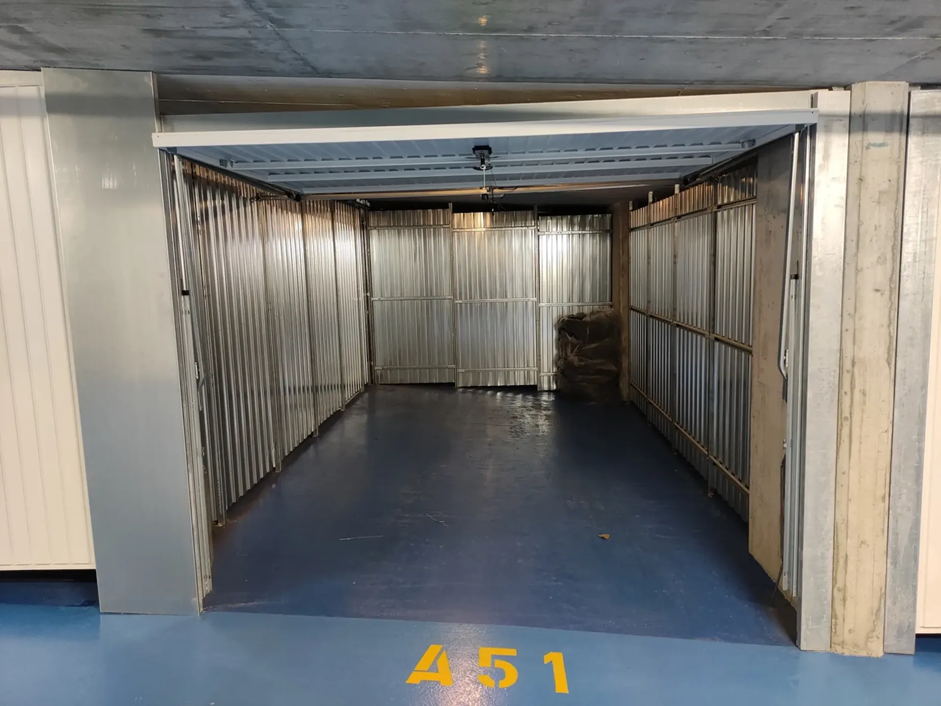 GARAGE BOX À LOUER DANS UN PARKING SOUTERRAIN À SIERRE