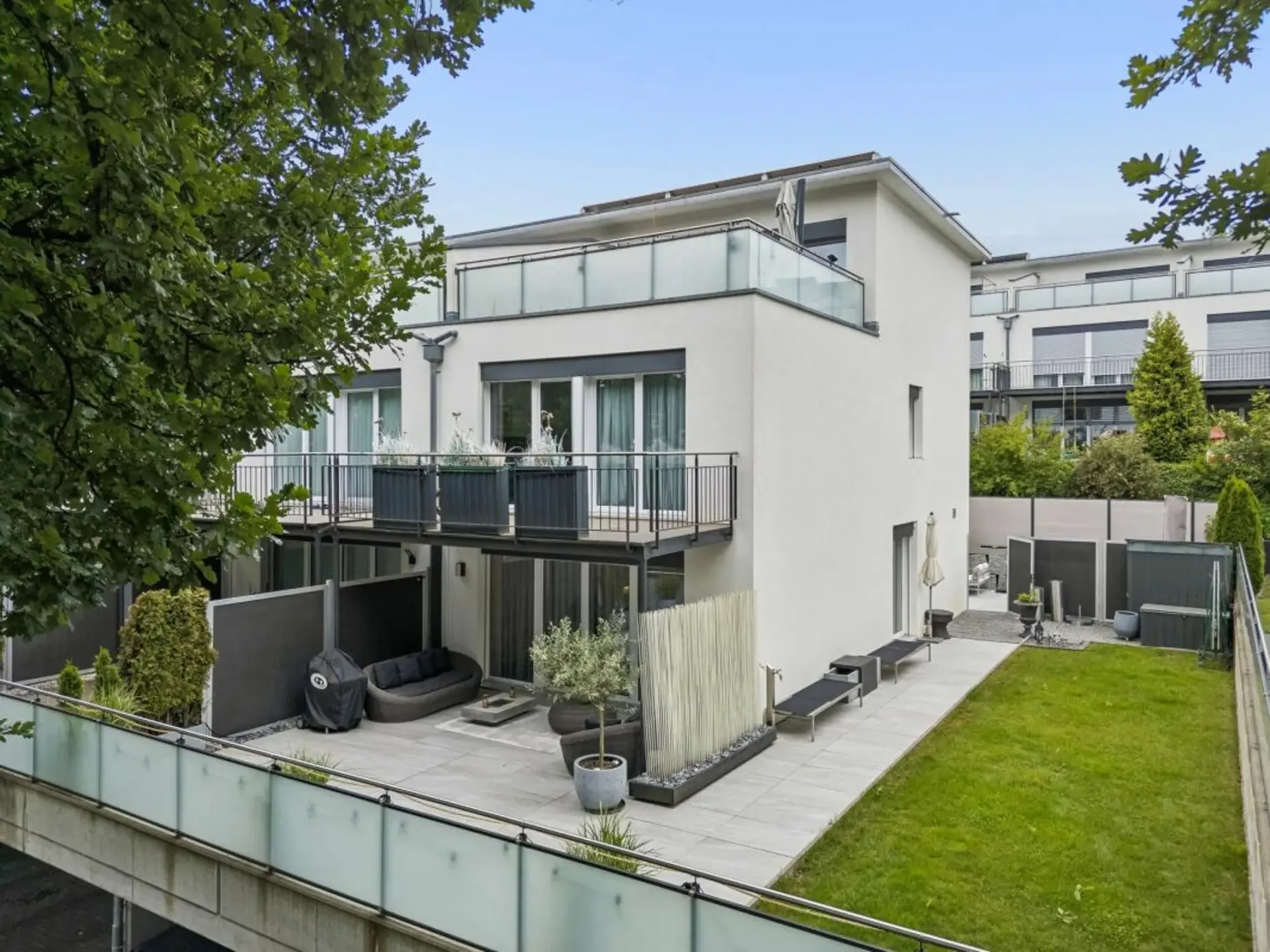 Newly valued semi-detached house with plenty of light and spacious outdoor areas