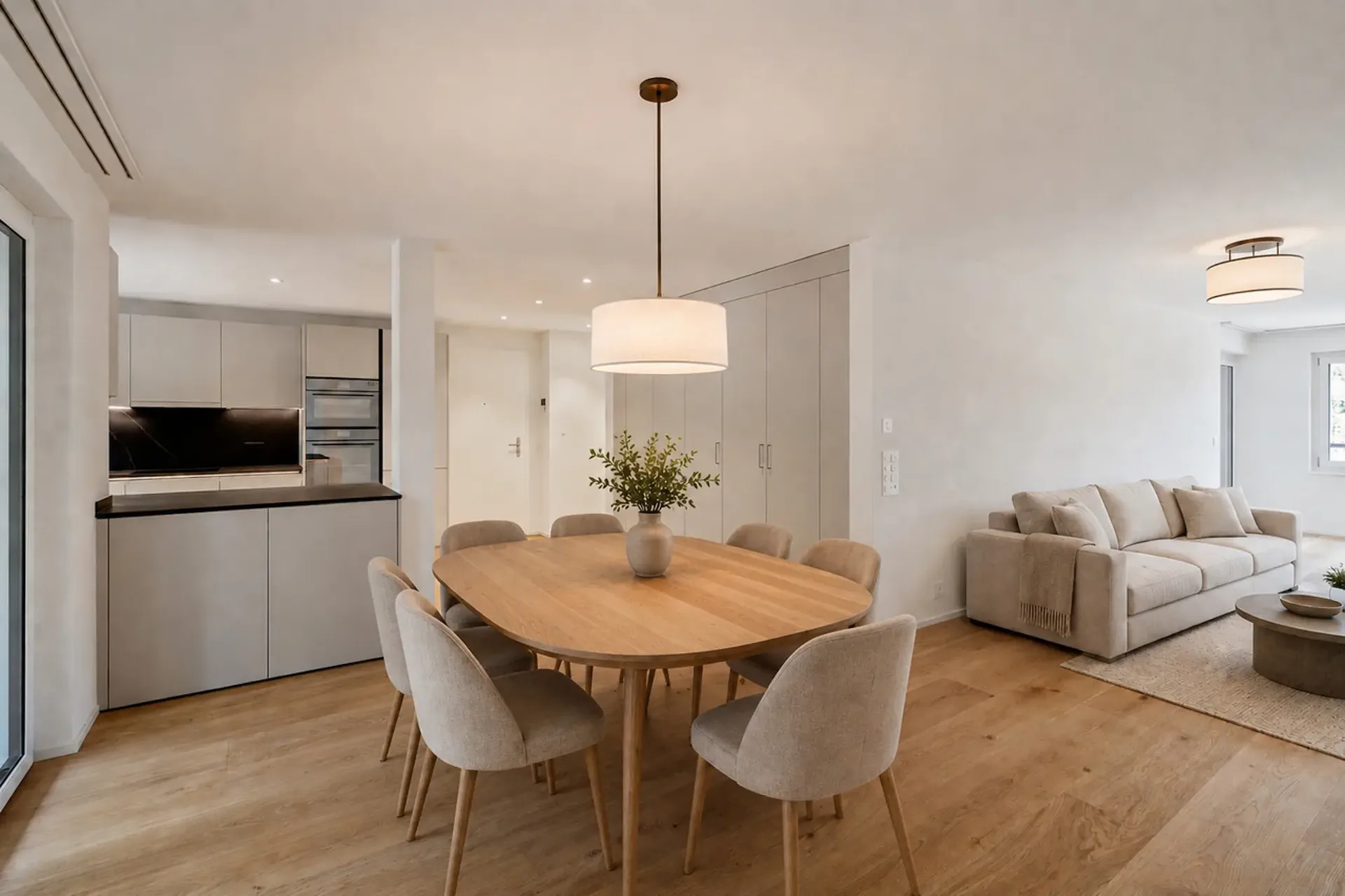 Appartement moderne 4,5 pièces avec trois balcons couverts