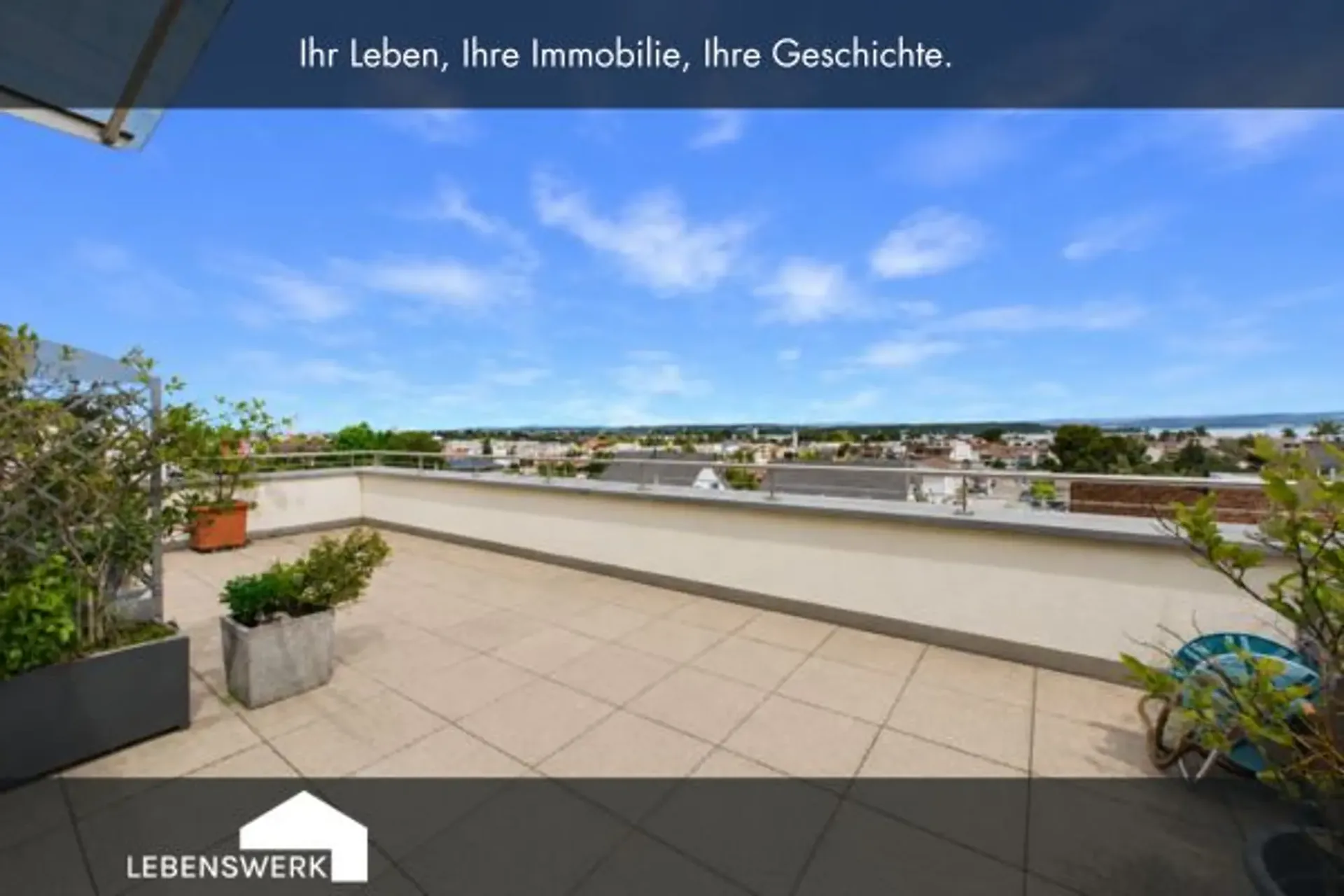 Maison mitoyenne avec jardin, terrasse en attique, vue sur le lac et double garage