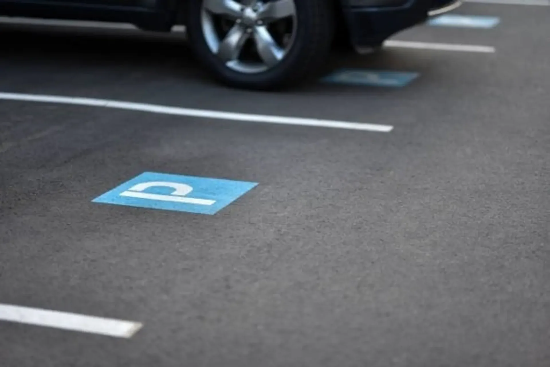 Abstellplatz für Ihr Auto - befristet bis 28.02.2026