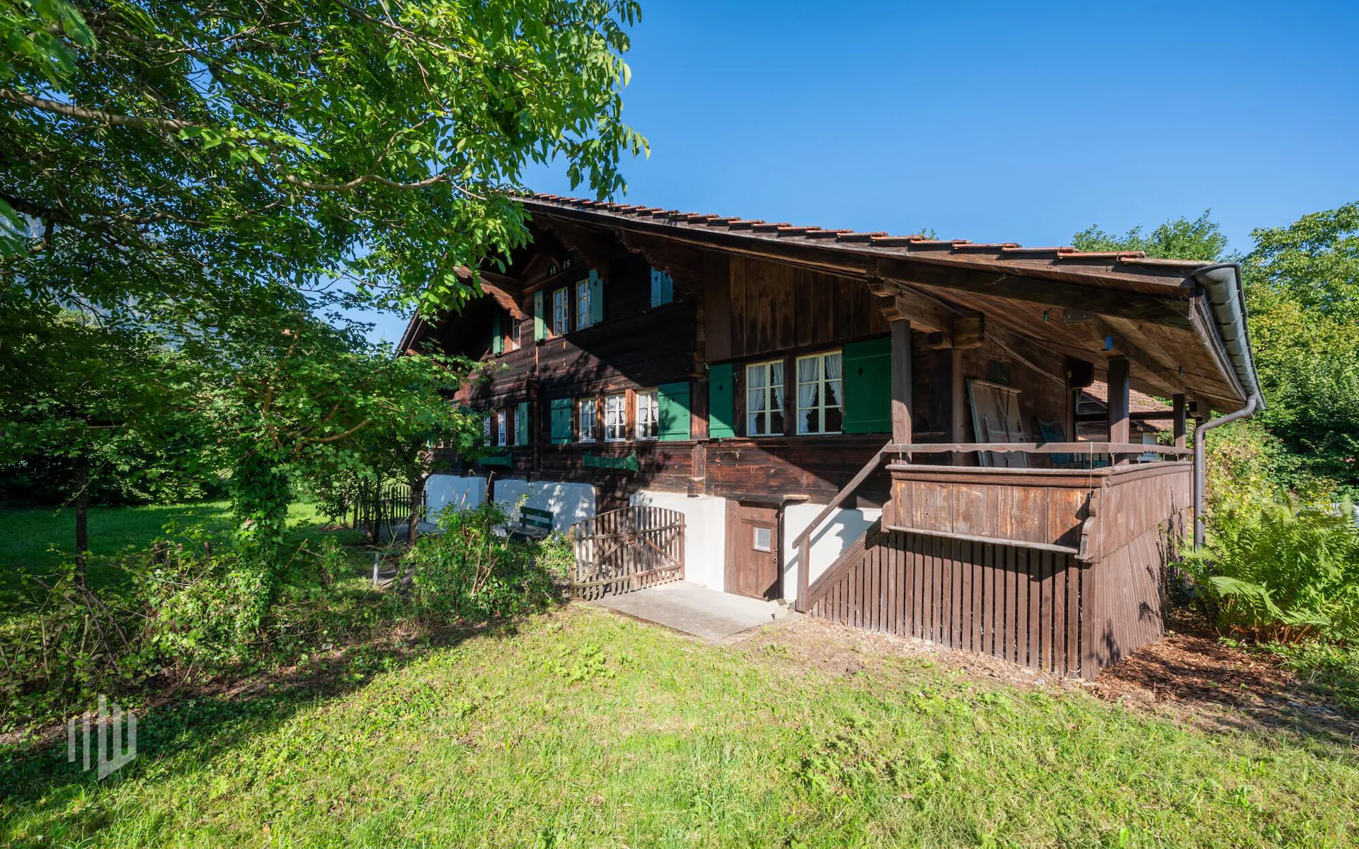 ImmoWyss -  Urchiges Chalet mit grosser Baulandreserve und Niesenblick