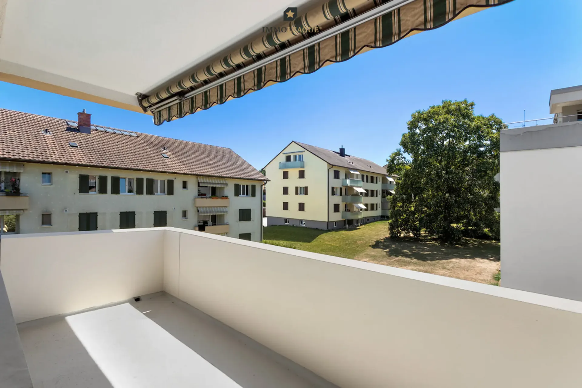 Gemütliches, sehr gepflegtes Zuhause mit Südbalkon und Seeblick.
