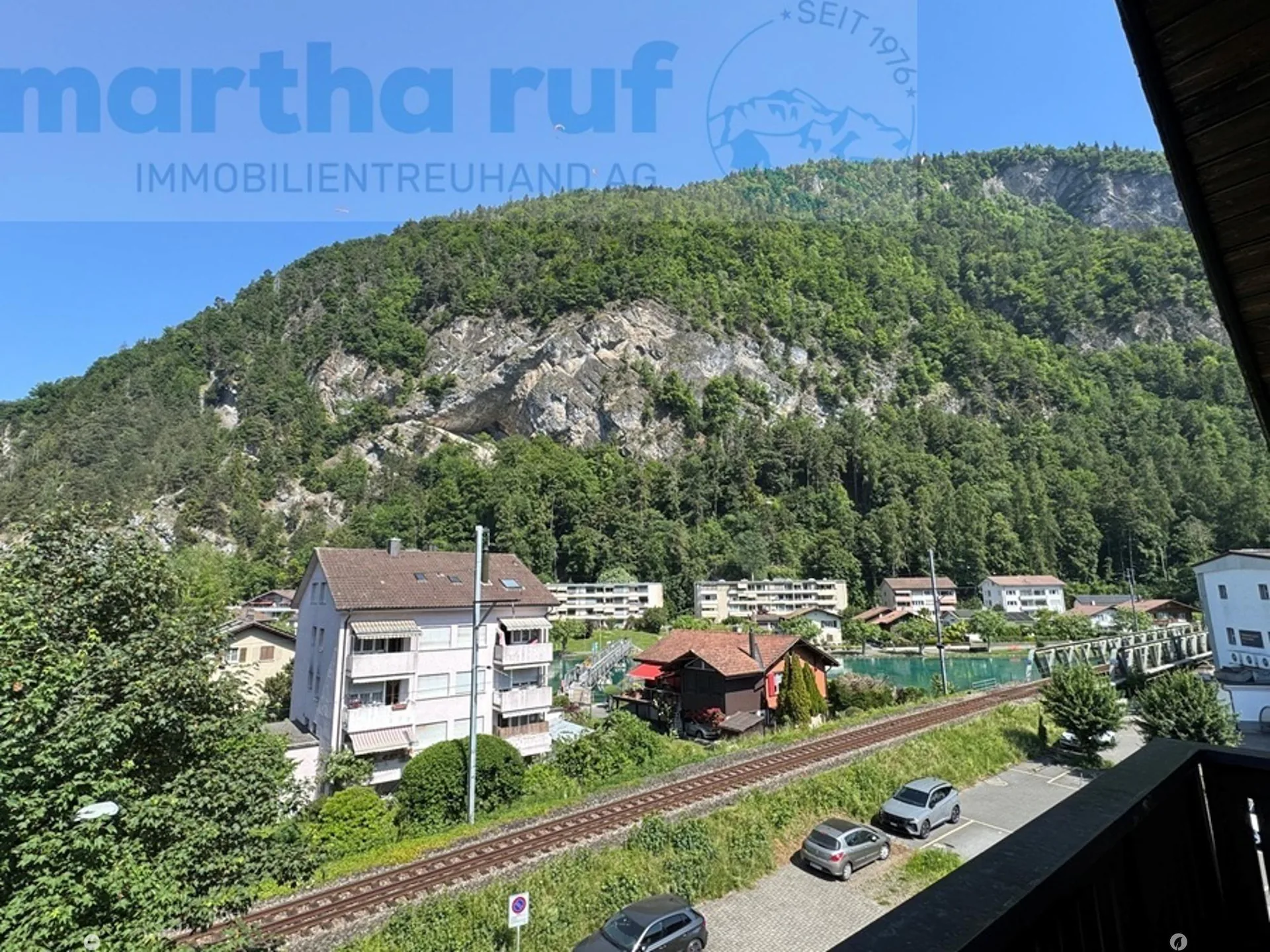 Appartement spacieux 4.5 pièces sous les toits avec vue sur la Jungfrau et l'Aare