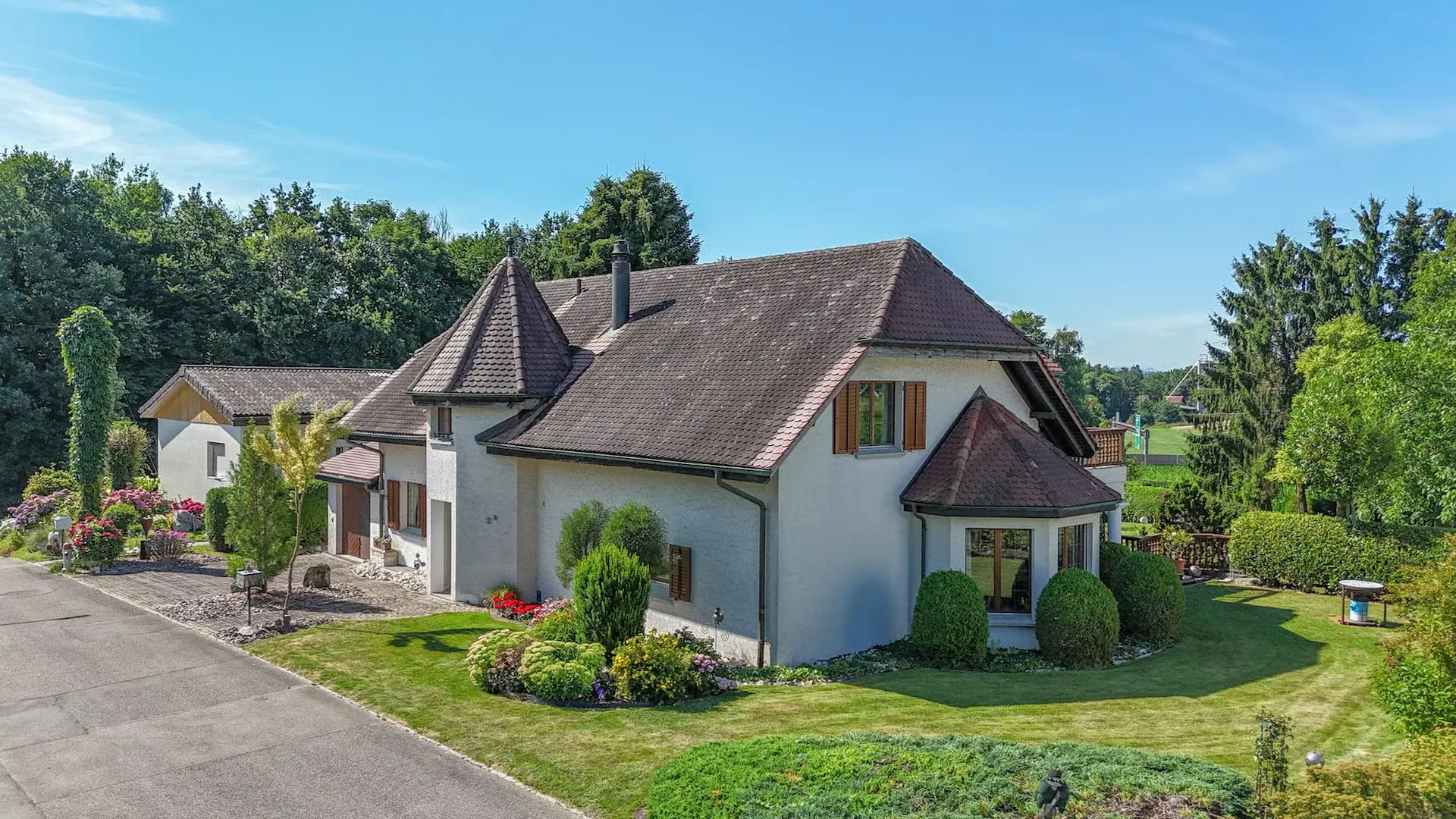 Nachhaltig wohnen & vielseitig nutzen - grosszügiges Einfamilienhaus mit 2'000 m² Grundstück