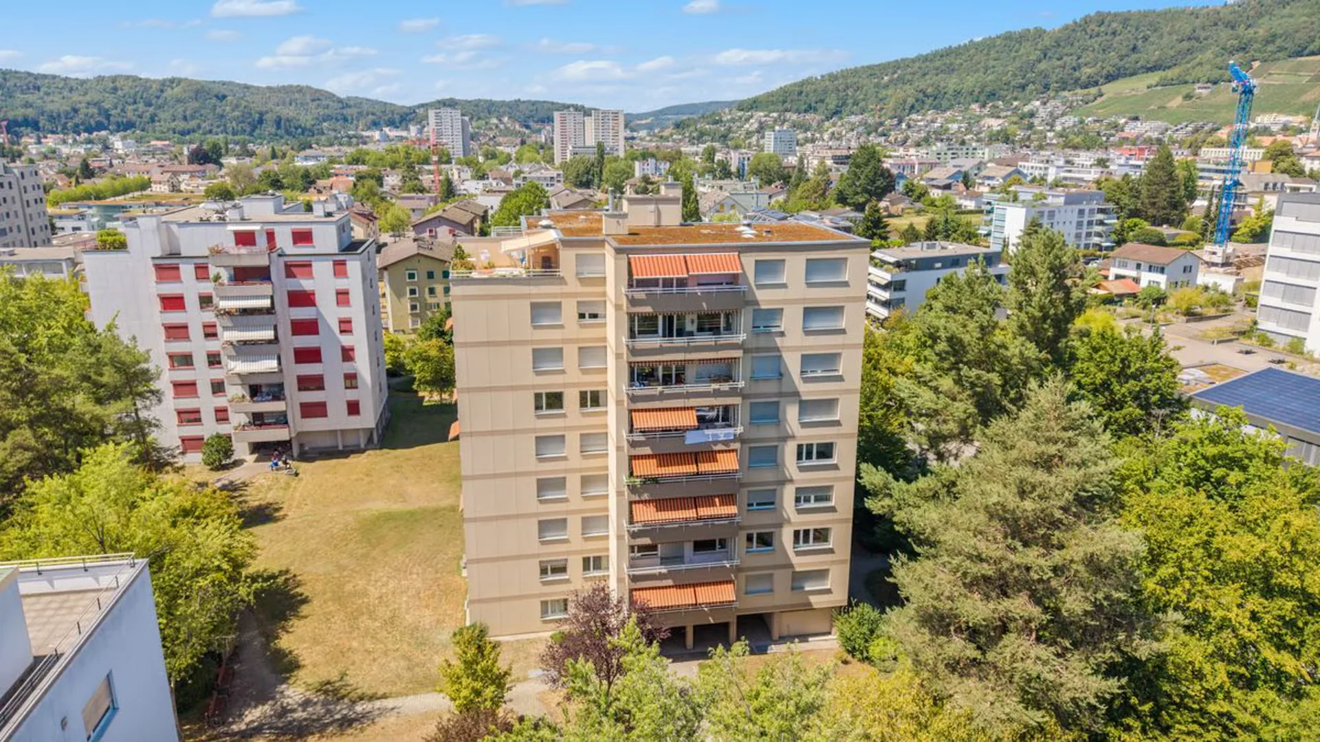 Spacious 5.5-room apartment in a family-friendly location