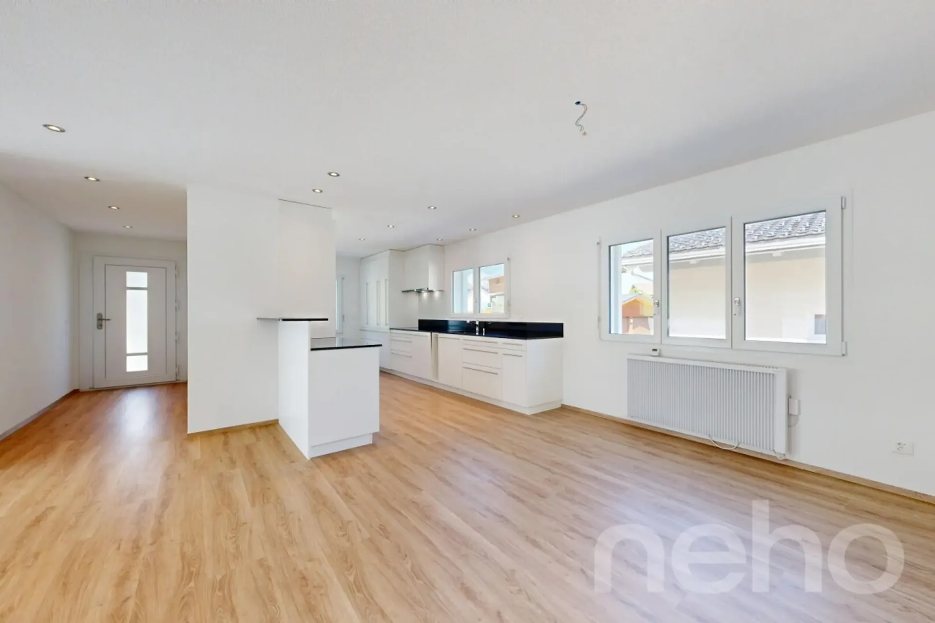Einfamilienhaus mit über 260 m² Nutzfläche und grosser Garage