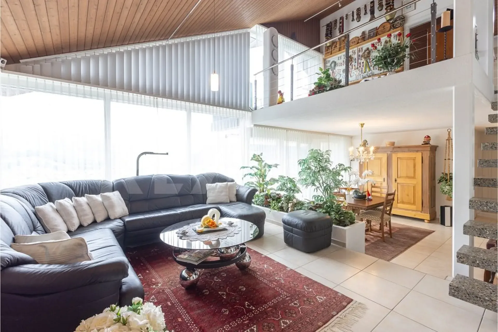 Nid d'aigle, villa de 7 pièces avec vue lointaine, jardin d'hiver et piscine intérieure, 220 m² NWF, Schwyz (SZ)