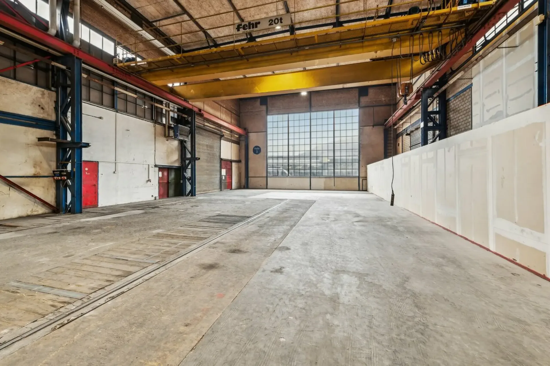 Grosszügige Industriehalle mit vielseitigen Nutzungsmöglichkeiten