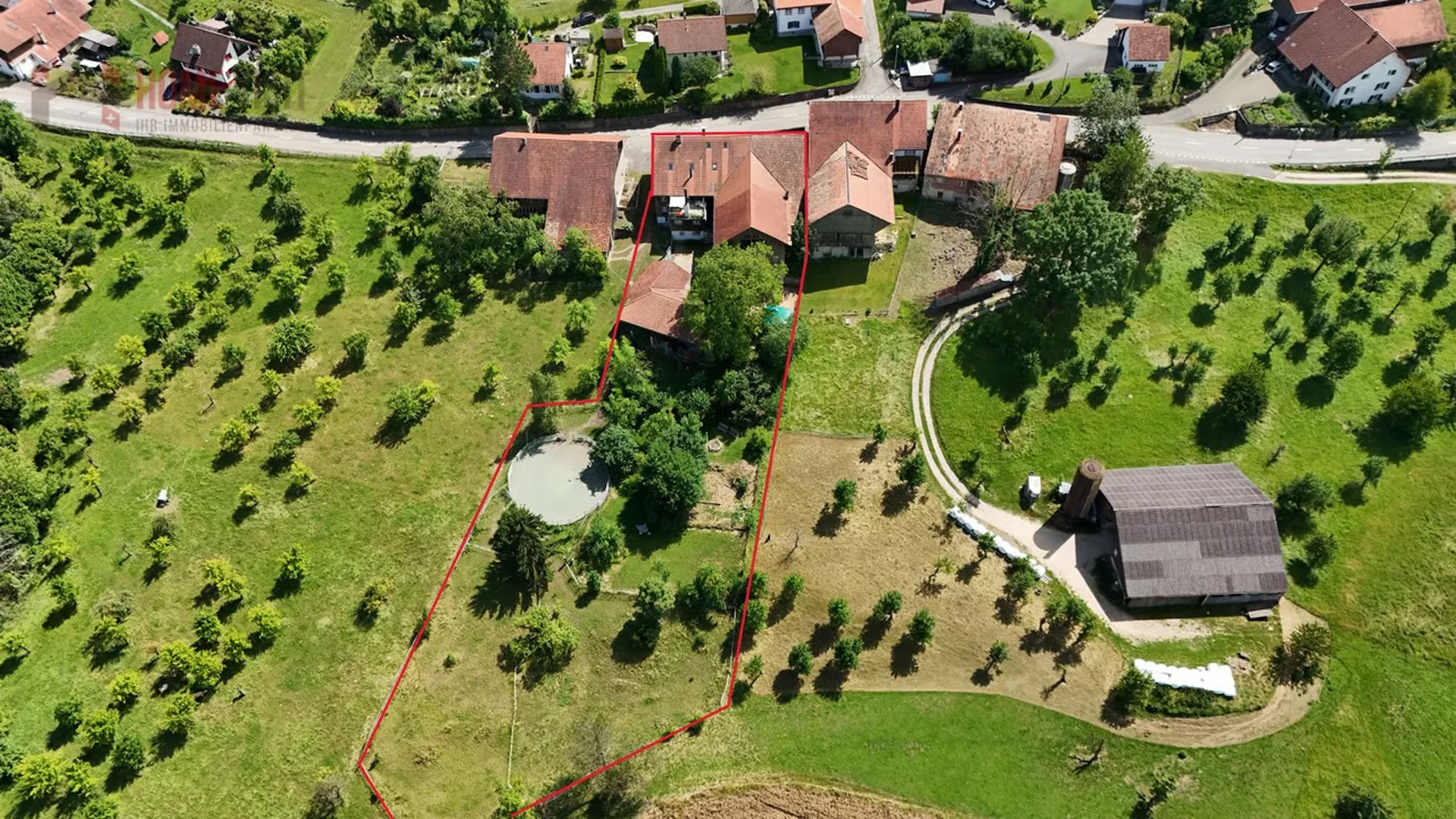 Vivere dove gli altri sognano - appartamento 5.5 locali con stalla per cavalli e pascolo