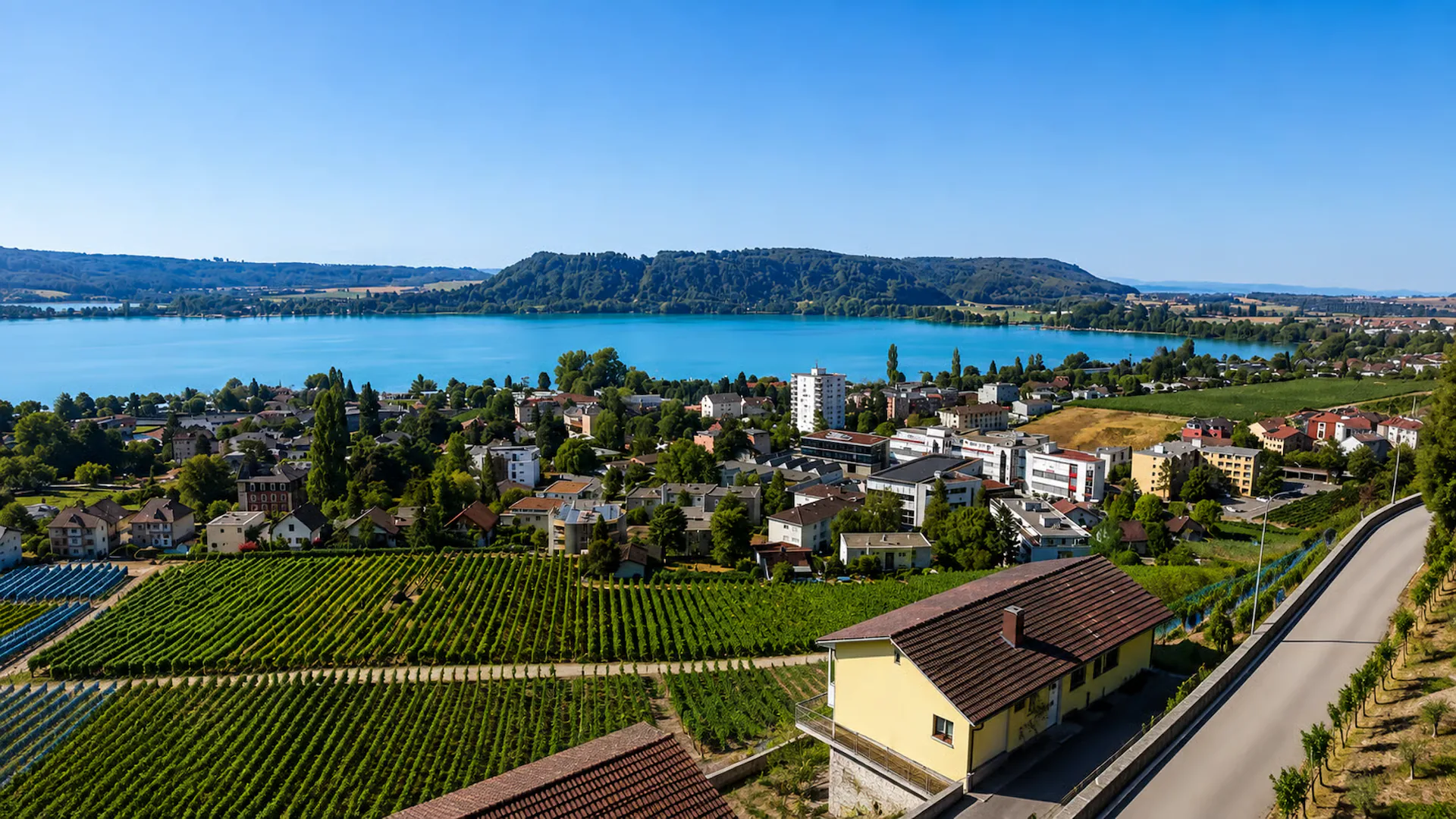 Villa von Ausnahme mit Panoramablick auf den See