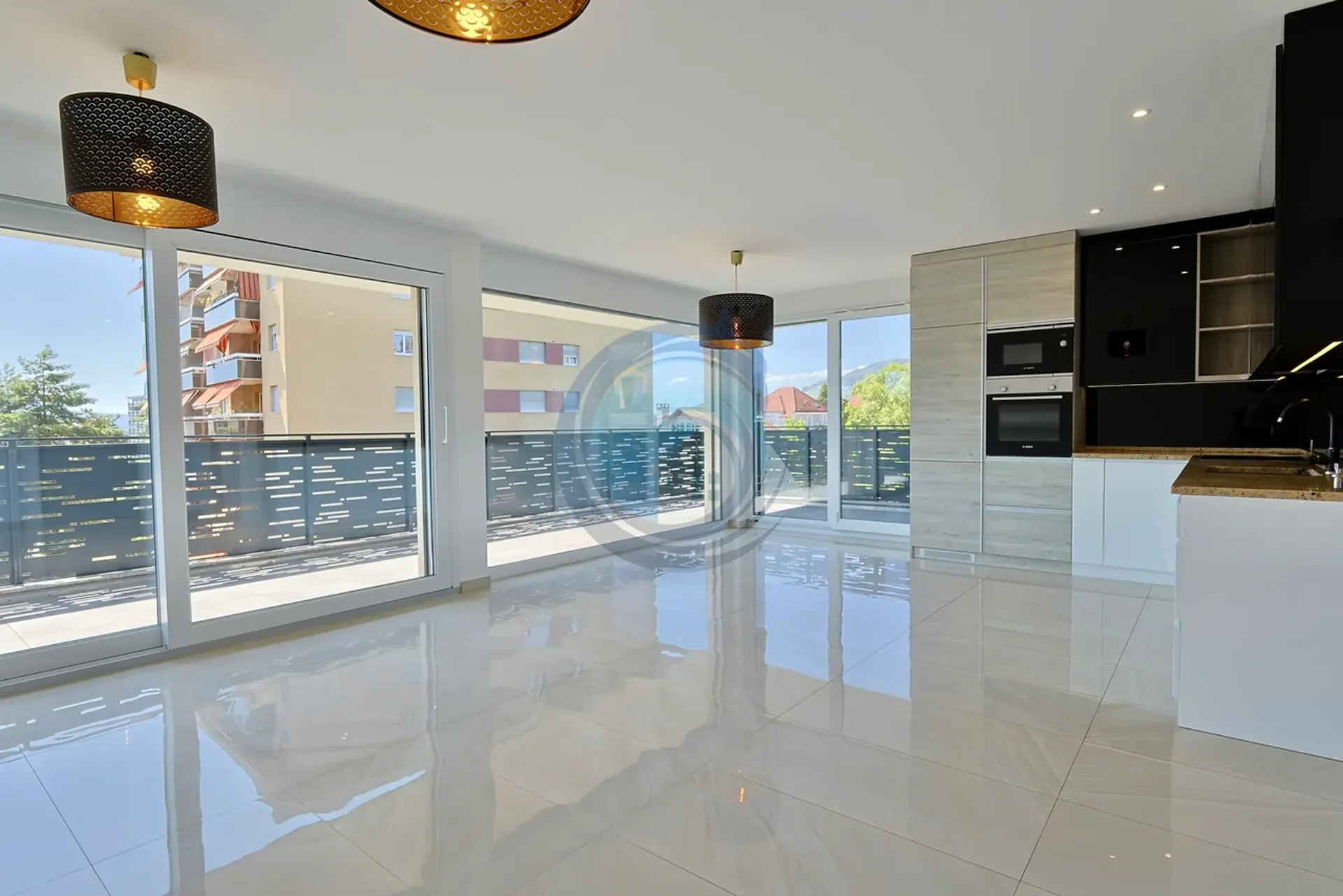 SPLENDIDO APPARTAMENTO DI 4,5 LOCALI CON BALCONI