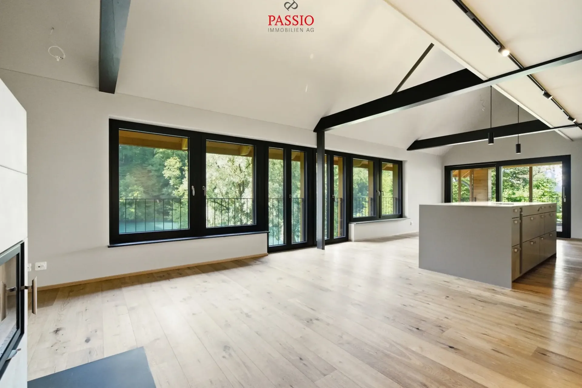 Primo affitto: appartamento triplex nuovo di 4,5 locali direttamente sul fiume Aare